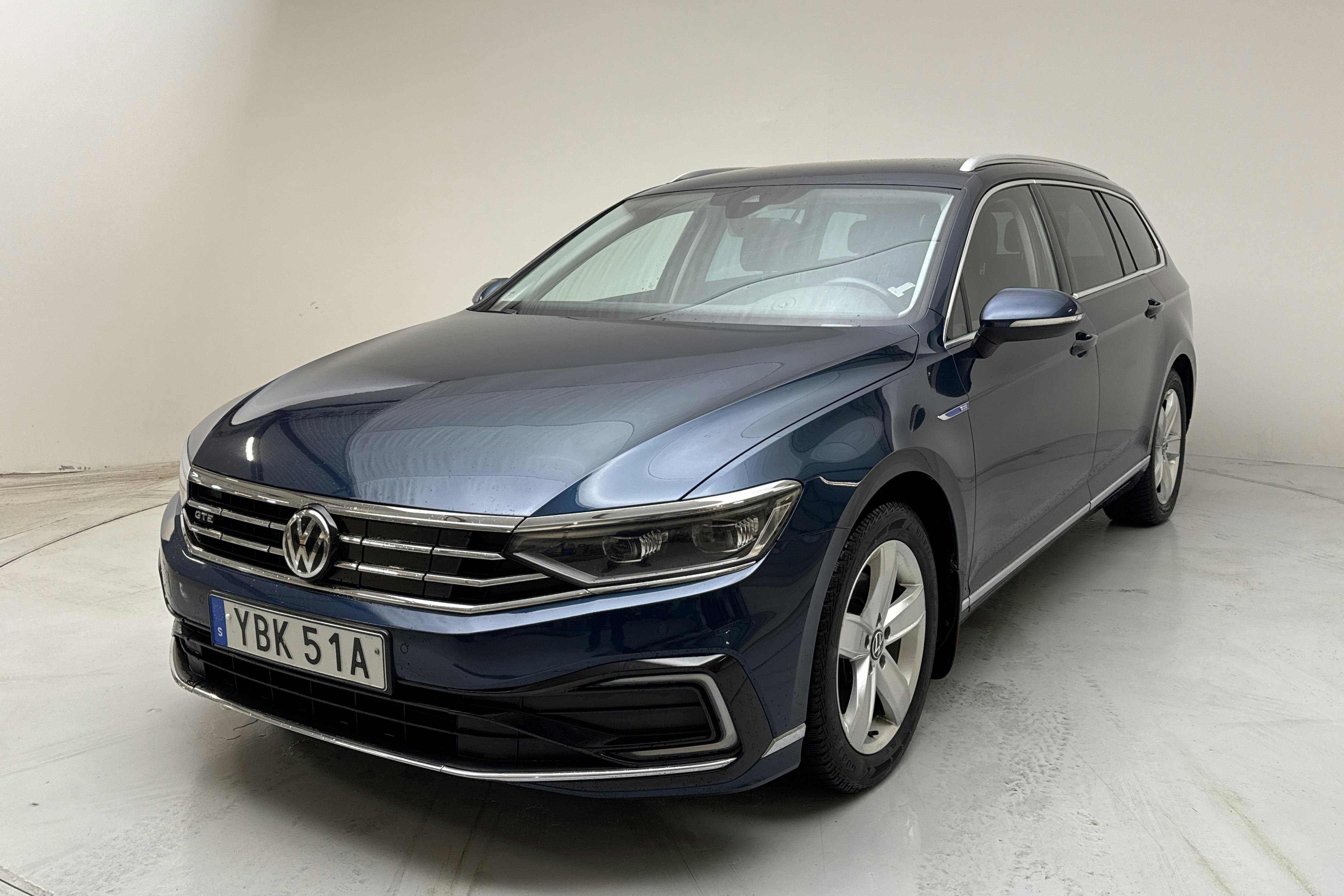VW Passat 1.4 GTE Sportscombi (218hk) - 14 270 mil - Automat - blå - 2020