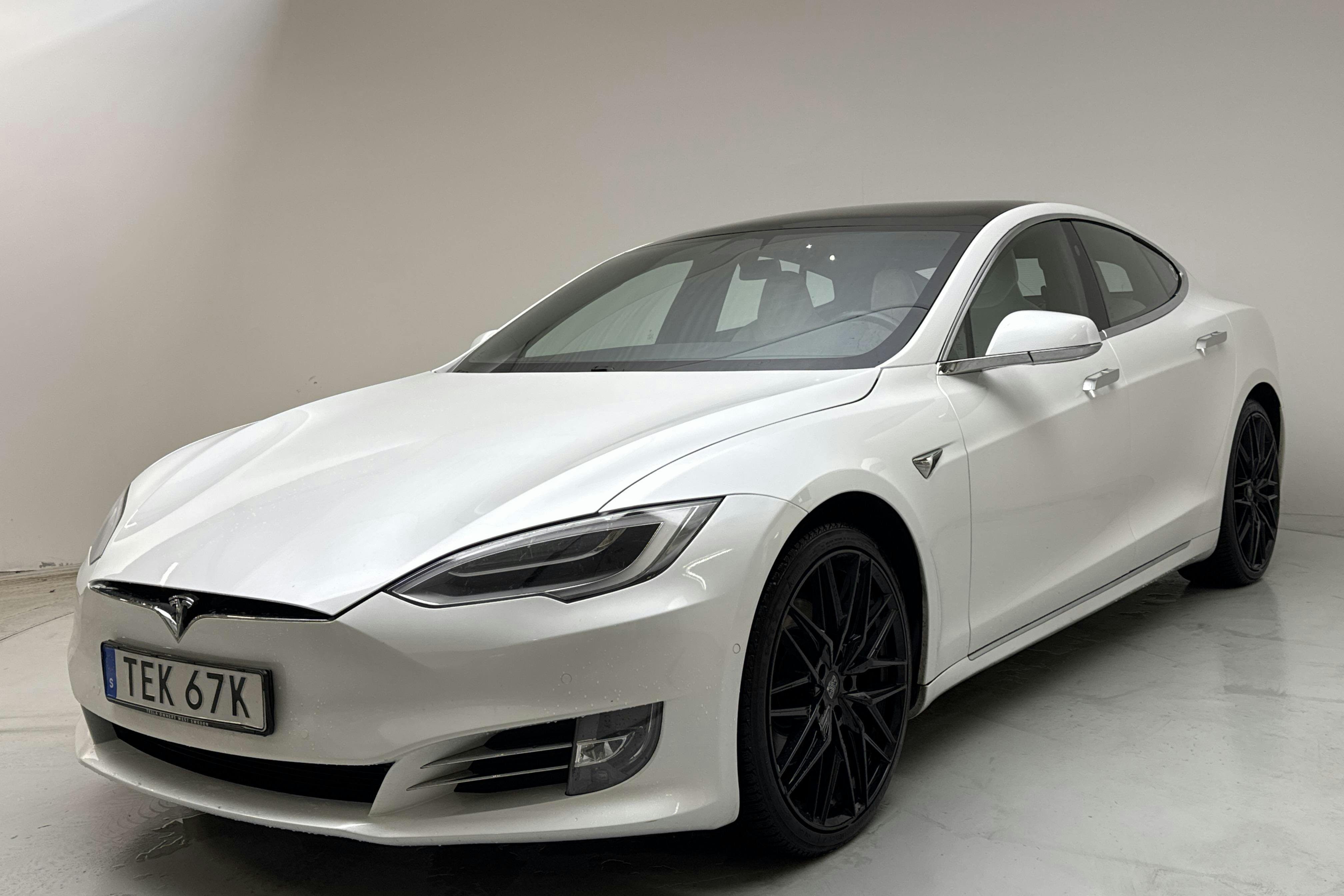 Presentation photo 1 of 19: Tesla Model S Dual Motor Long Range AWD - 83 730 km - Automatic - white - 2020