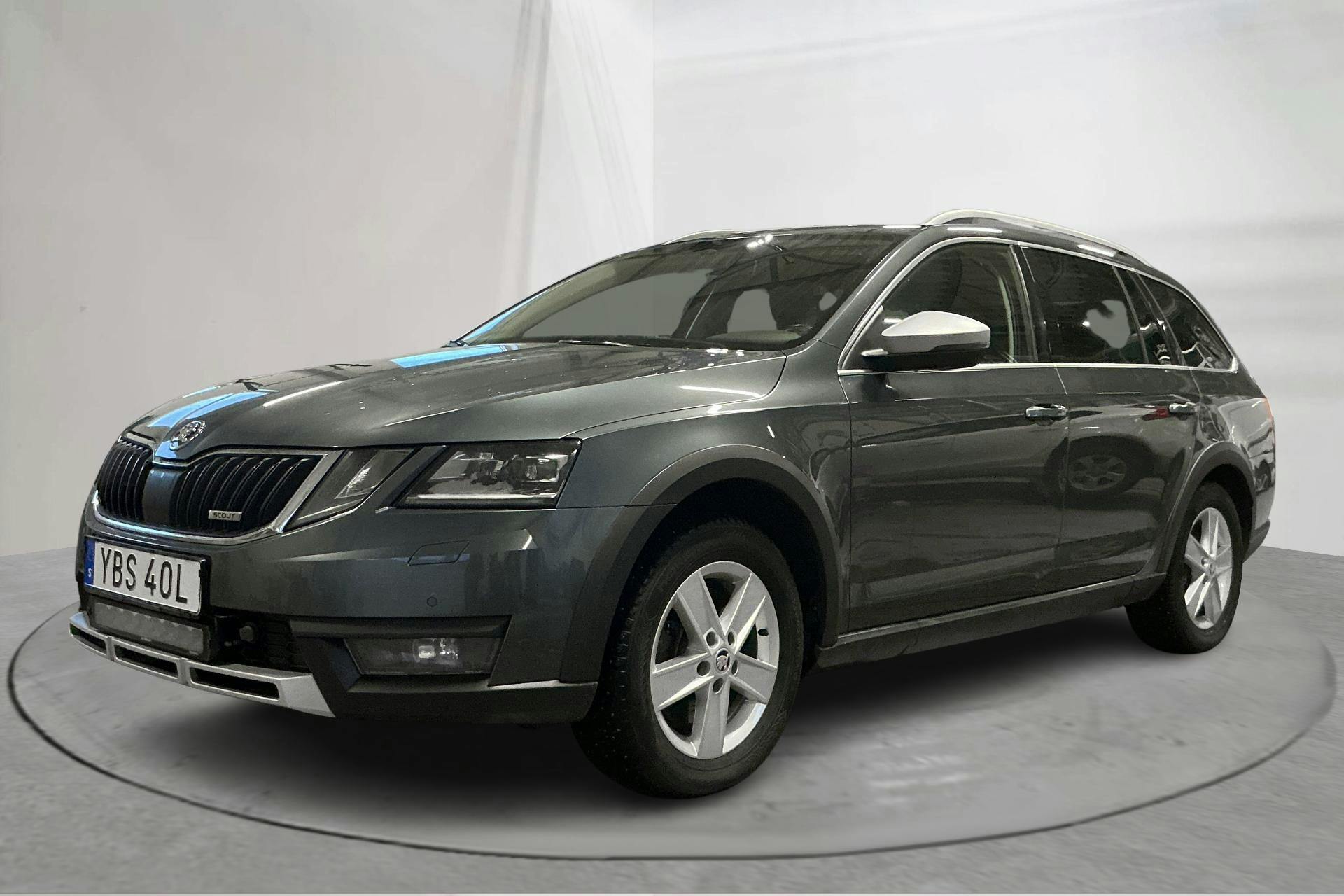 Presentation photo 1 of 16: Skoda Octavia Scout II 2.0 TDI 4X4 (184hk) - 140 900 km - Automatic - gray - 2020