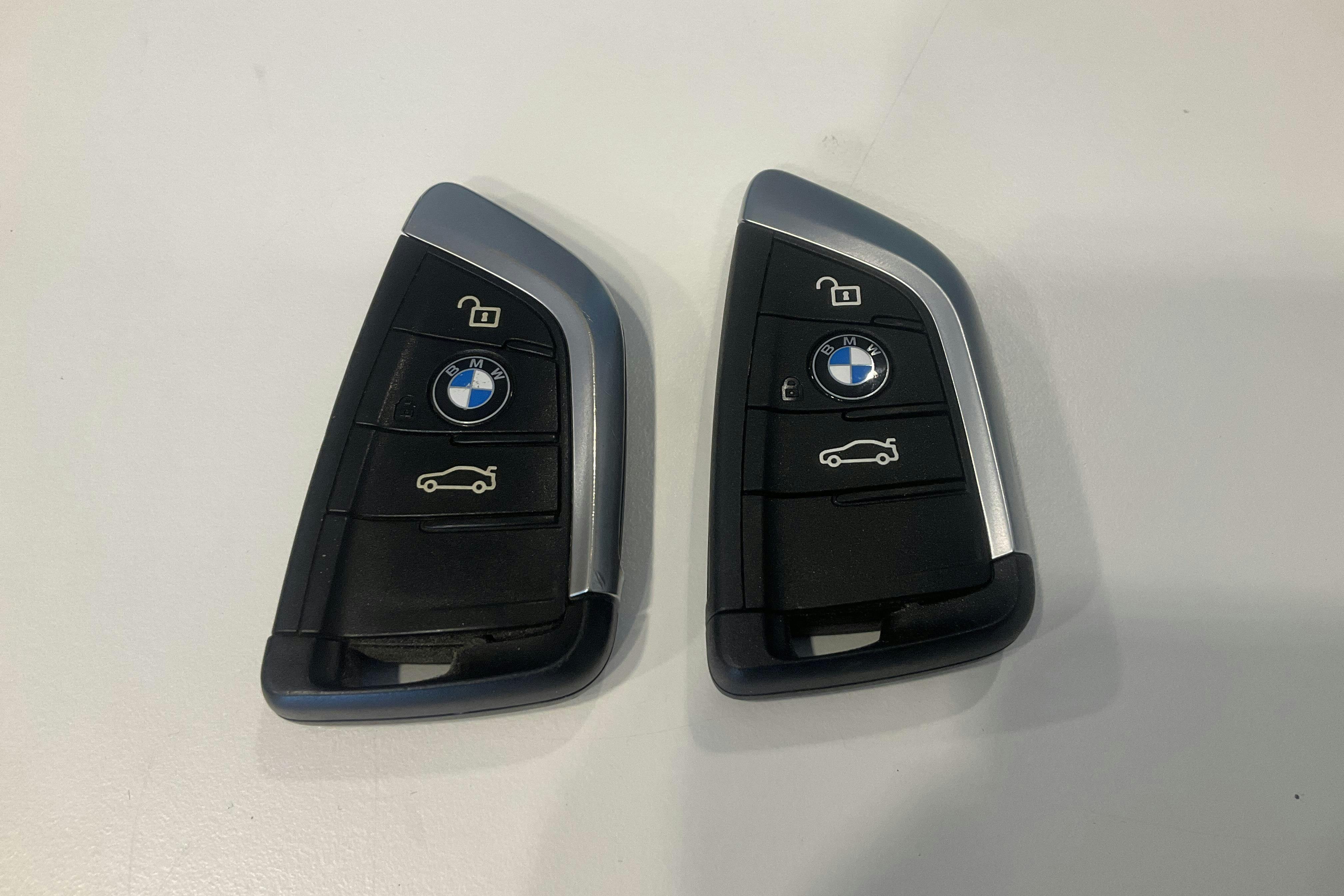 Esitlusfoto 21 aadressil 21: BMW X5 xDrive40e, F15 (313hk) - 74 970 km - Automaatne - valge - 2017