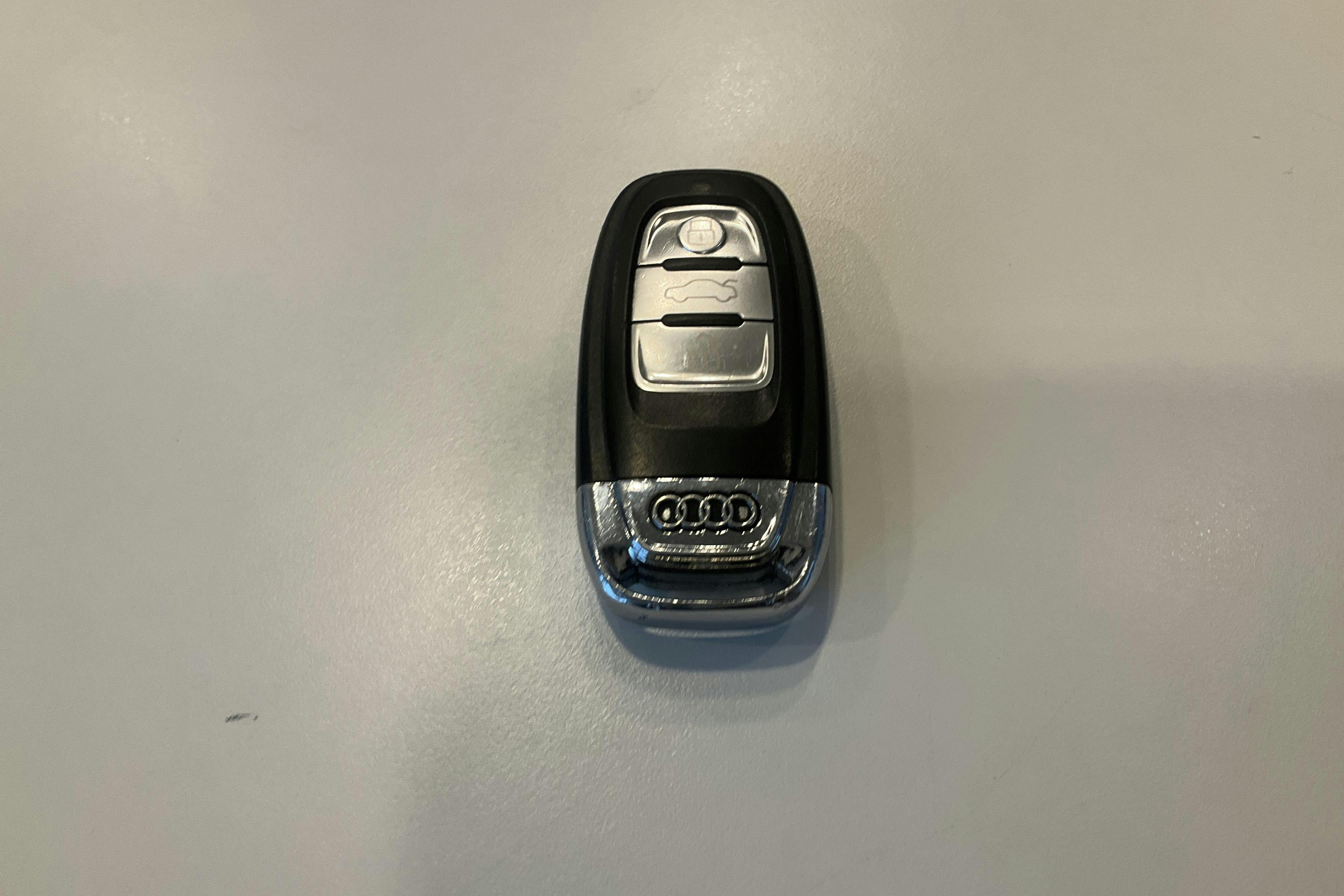 Presentation photo 17 of 17: Audi A6 2.0 TDI Avant (177hk) - 196 530 km - Automatic - black - 2014