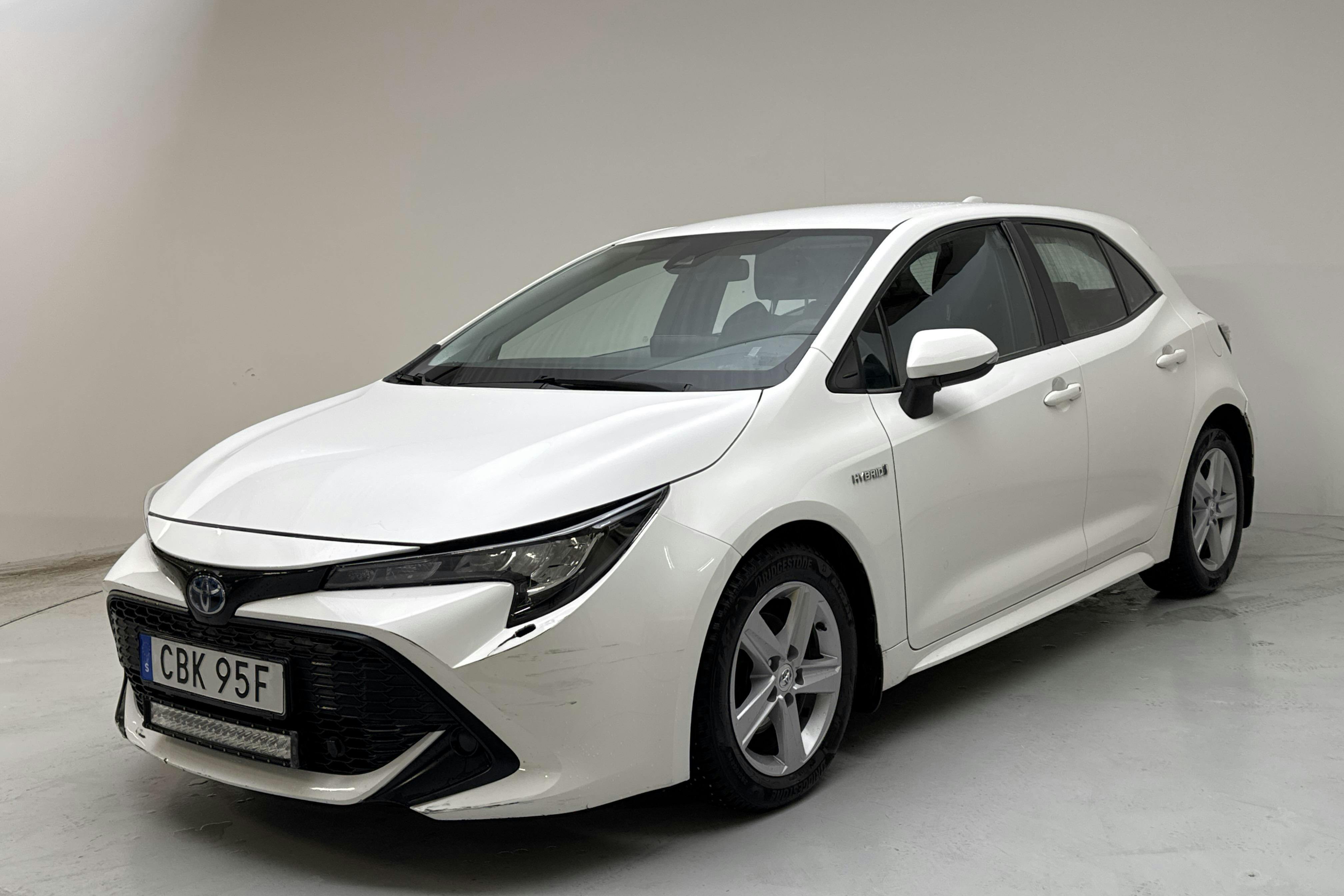 Toyota Corolla 1.8 Hybrid 5dr (122hk) - 13 051 mil - Automat - vit - 2019