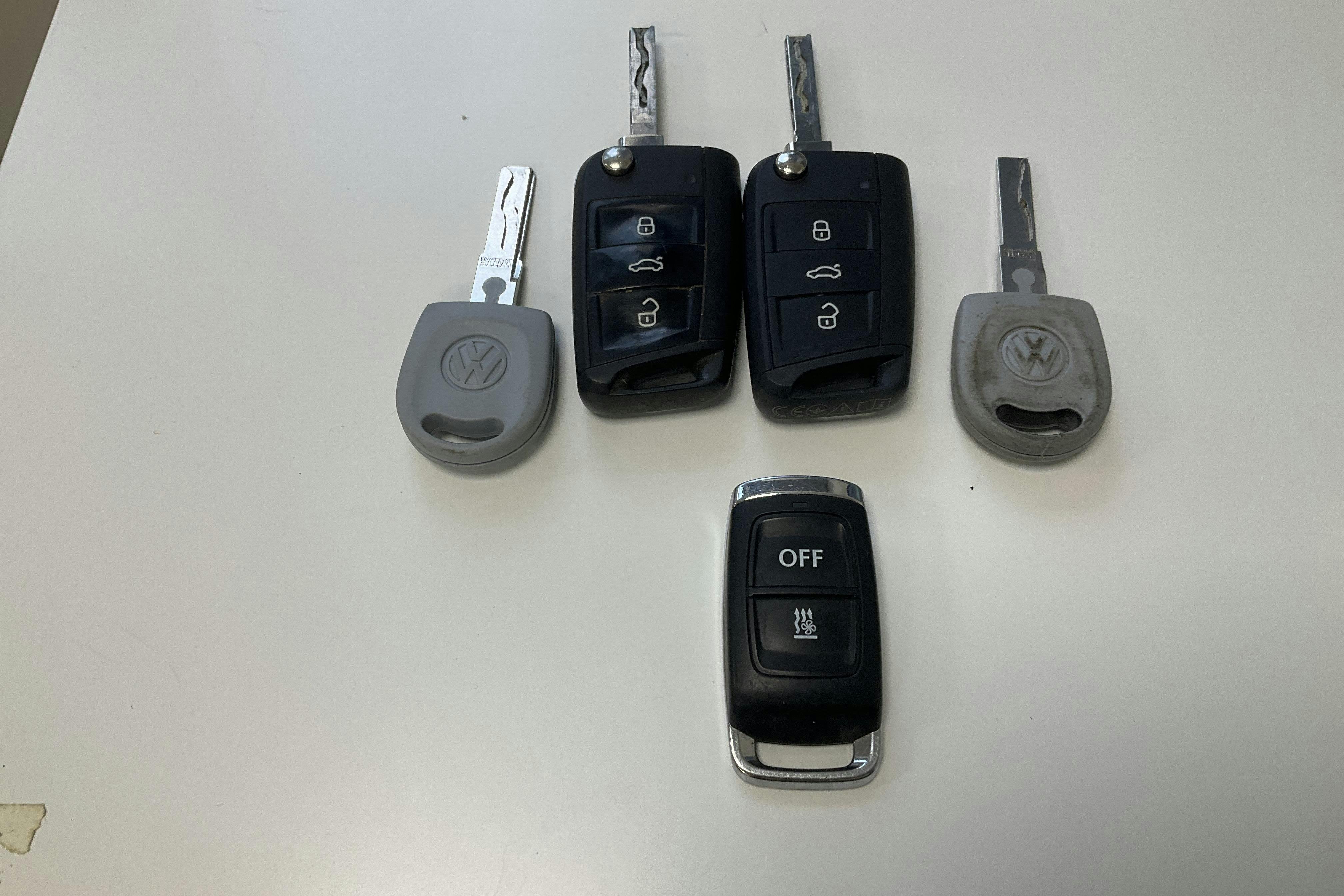 Presentation photo 13 of 13: VW Transporter Pickup T6.1 TDI (110hk) - 63 770 km - Manual - gray - 2021