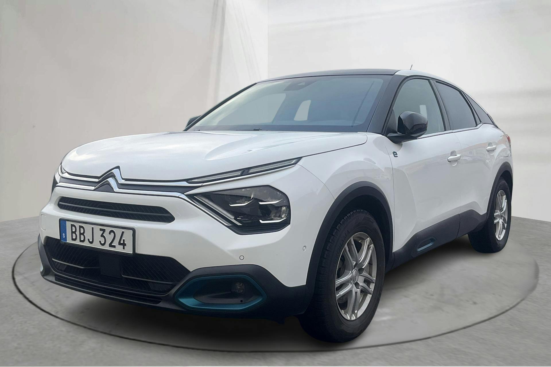 Präsentationsfoto 1 von 21: Citroën e-C4 50kWh (136hk) - 61 140 Kilometer - Verkaufsautomat - Weiß - 2022