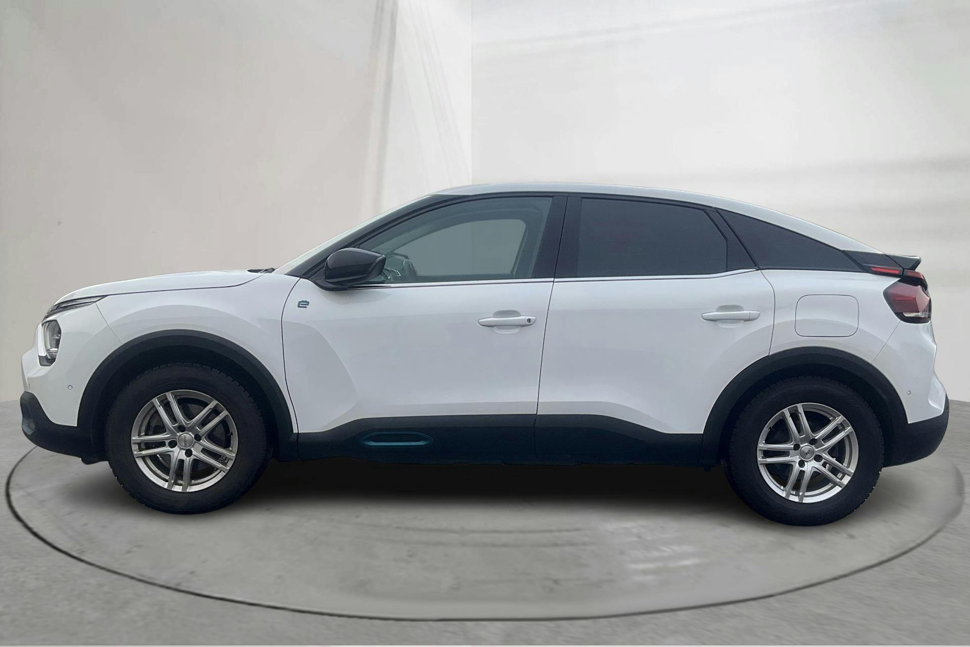 Präsentationsfoto 2 von 21: Citroën e-C4 50kWh (136hk) - 61 140 Kilometer - Verkaufsautomat - Weiß - 2022