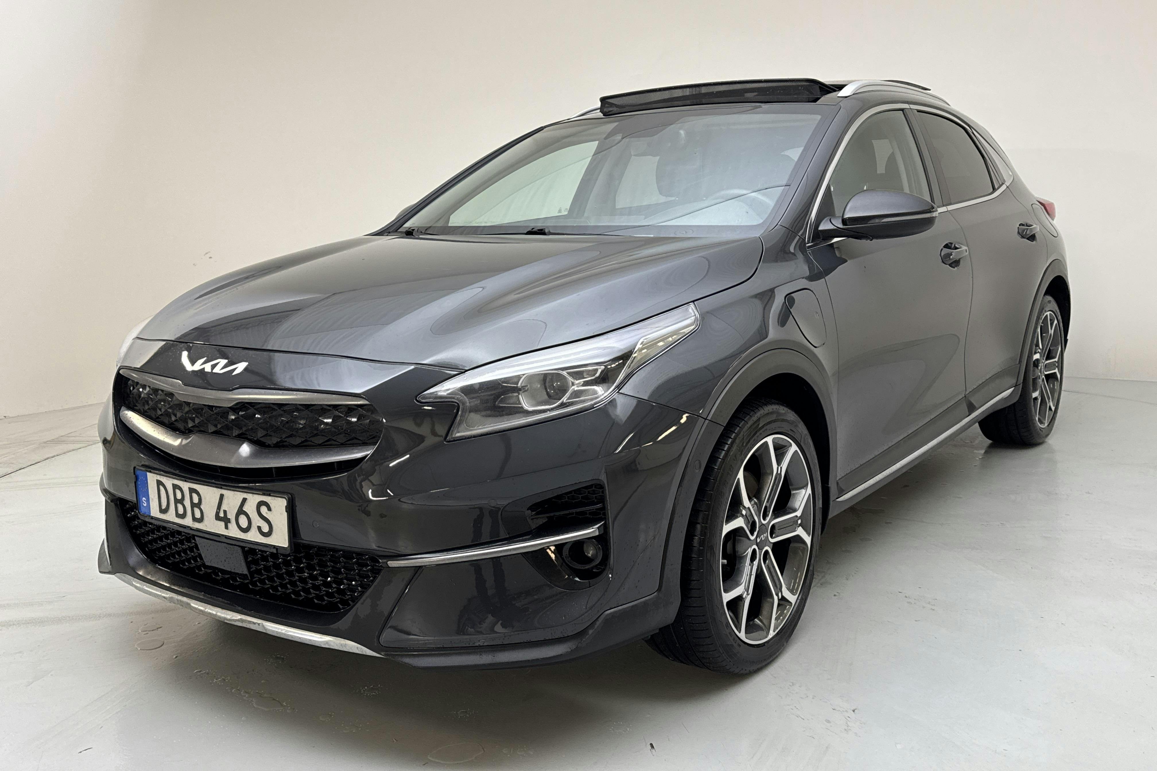 Presentation photo 1 of 19: KIA XCeed 1.6 Plug-in Hybrid 5dr (141hk) - 143 470 km - Automatic - gray - 2022