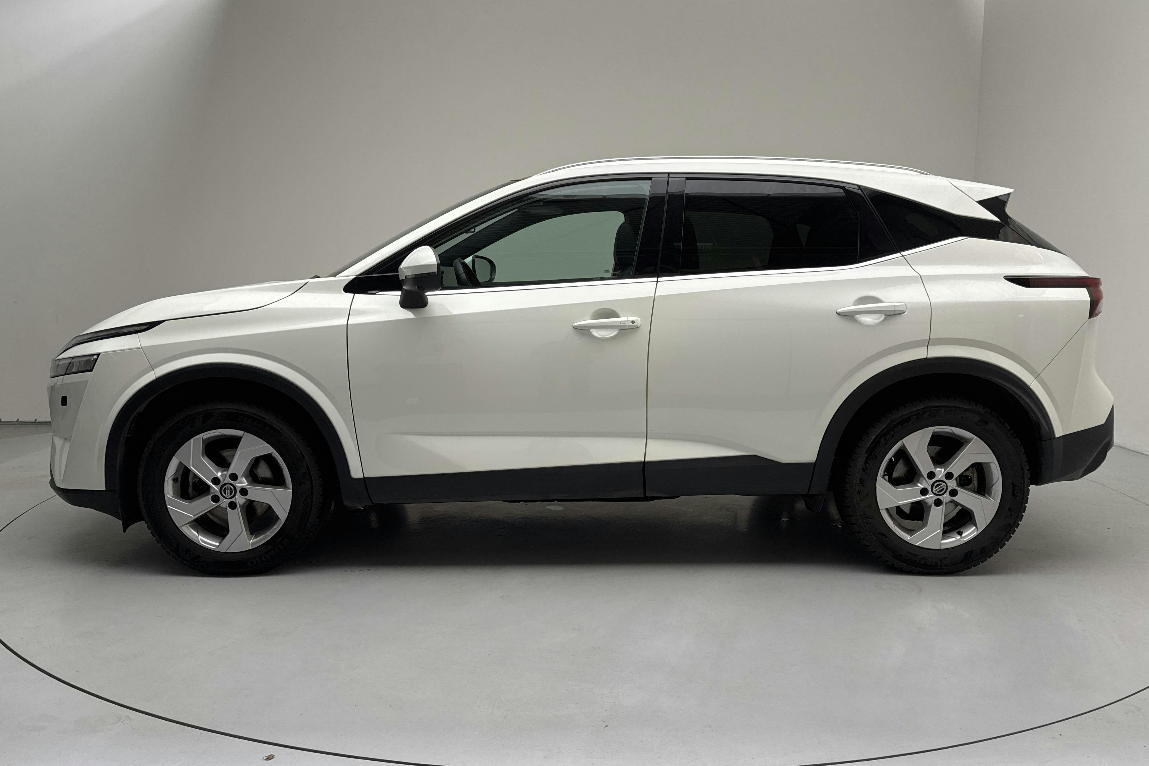 Presentation photo 2 of 15: Nissan Qashqai 1.3 MHEV (158hk) - 46 790 km - Automatic - white - 2022