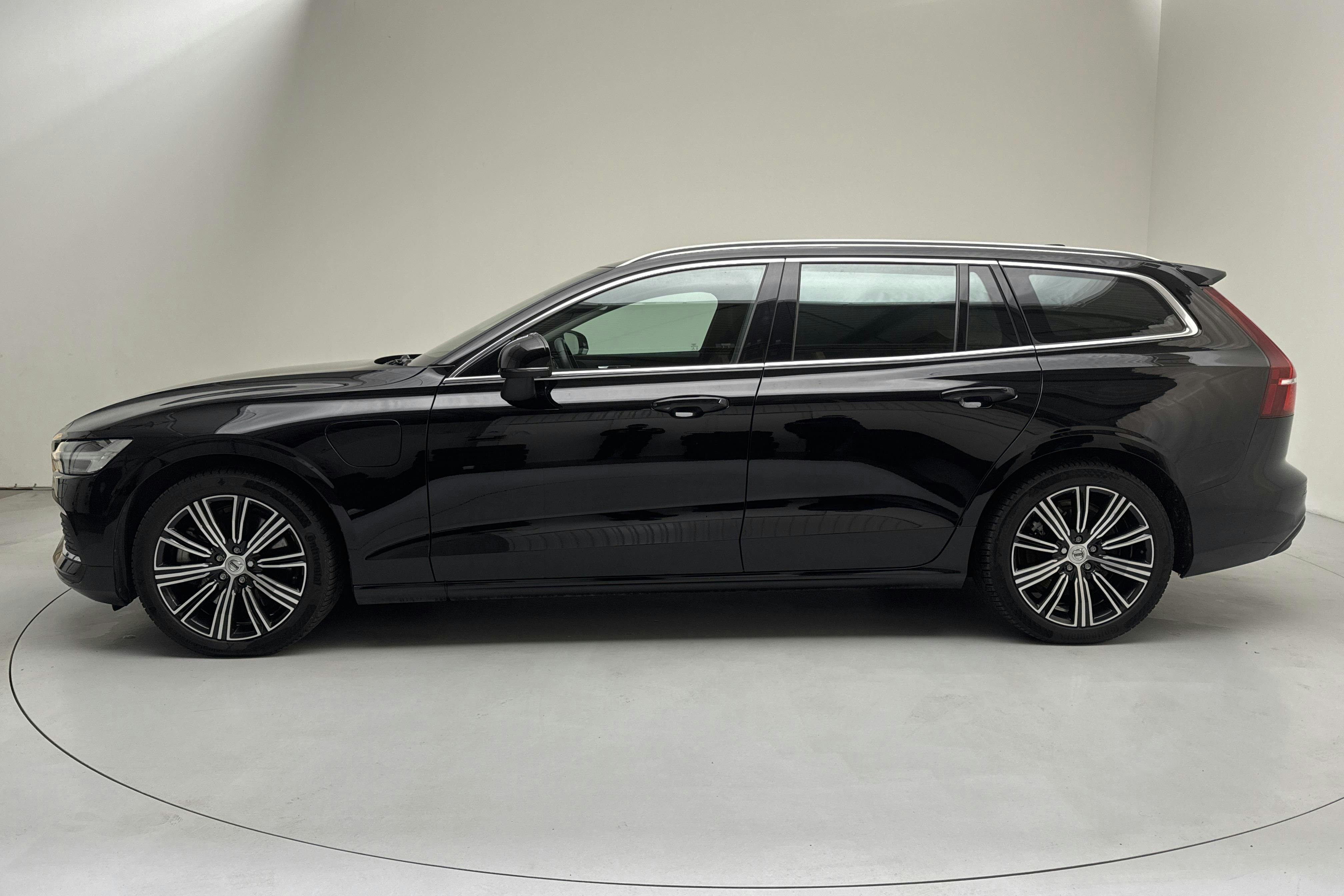 Presentation photo 2 of 18: Volvo V60 T6 AWD Recharge (350hk) - 89 760 km - Automatic - black - 2023