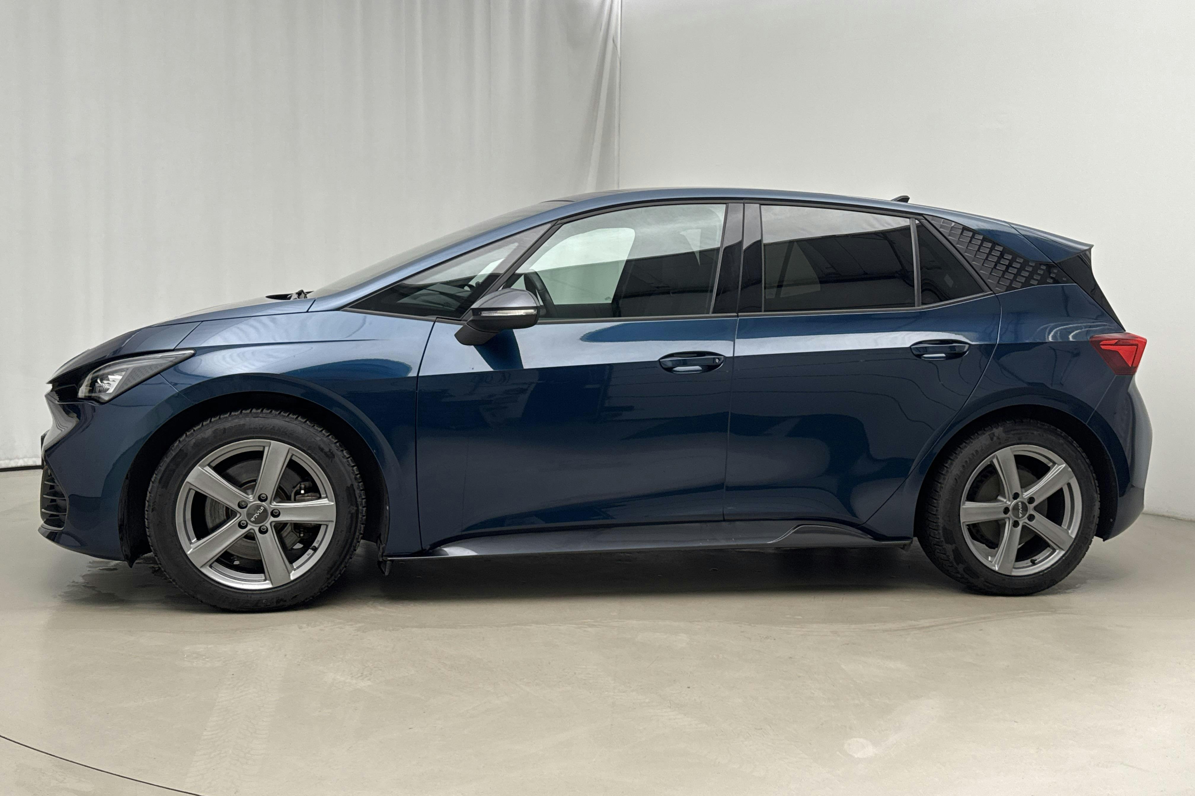 Presentation photo 2 of 20: Cupra Born 58 kWh (231hk) - 6 630 km - Automatic - blue - 2023