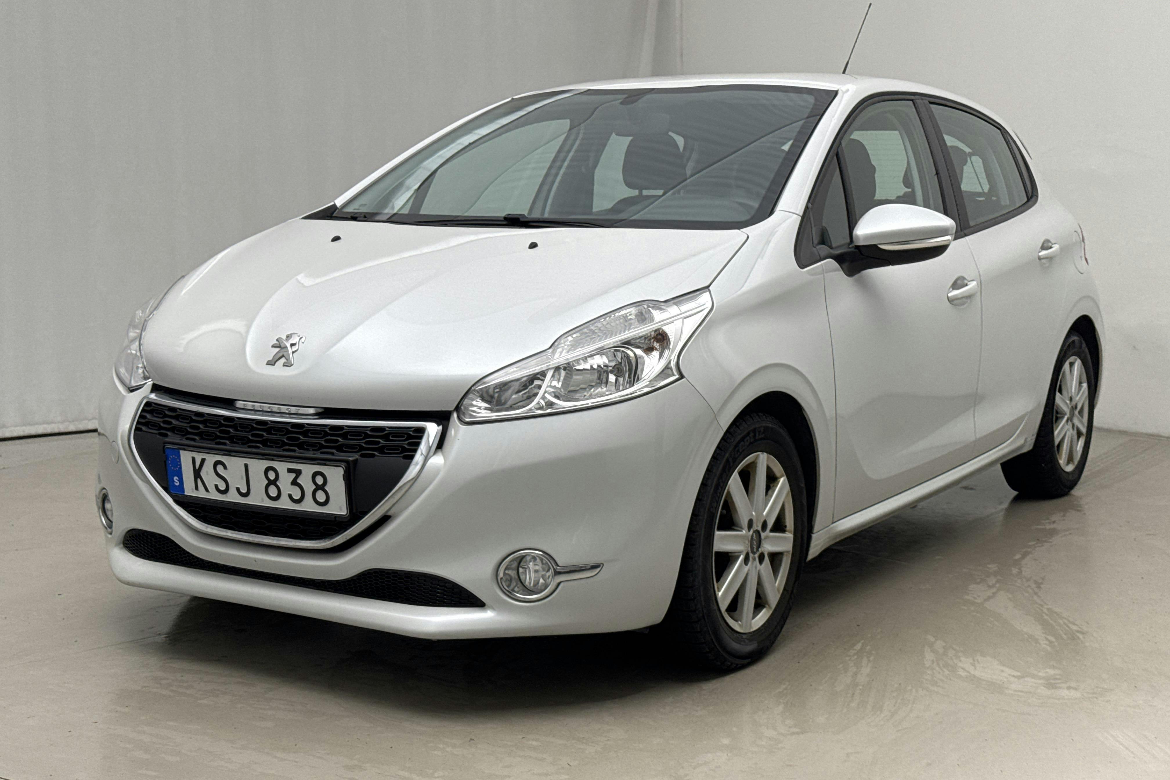 Peugeot 208 1.2 VTi 5dr (82hk) - 89 280 km - Automaatne - valge - 2015