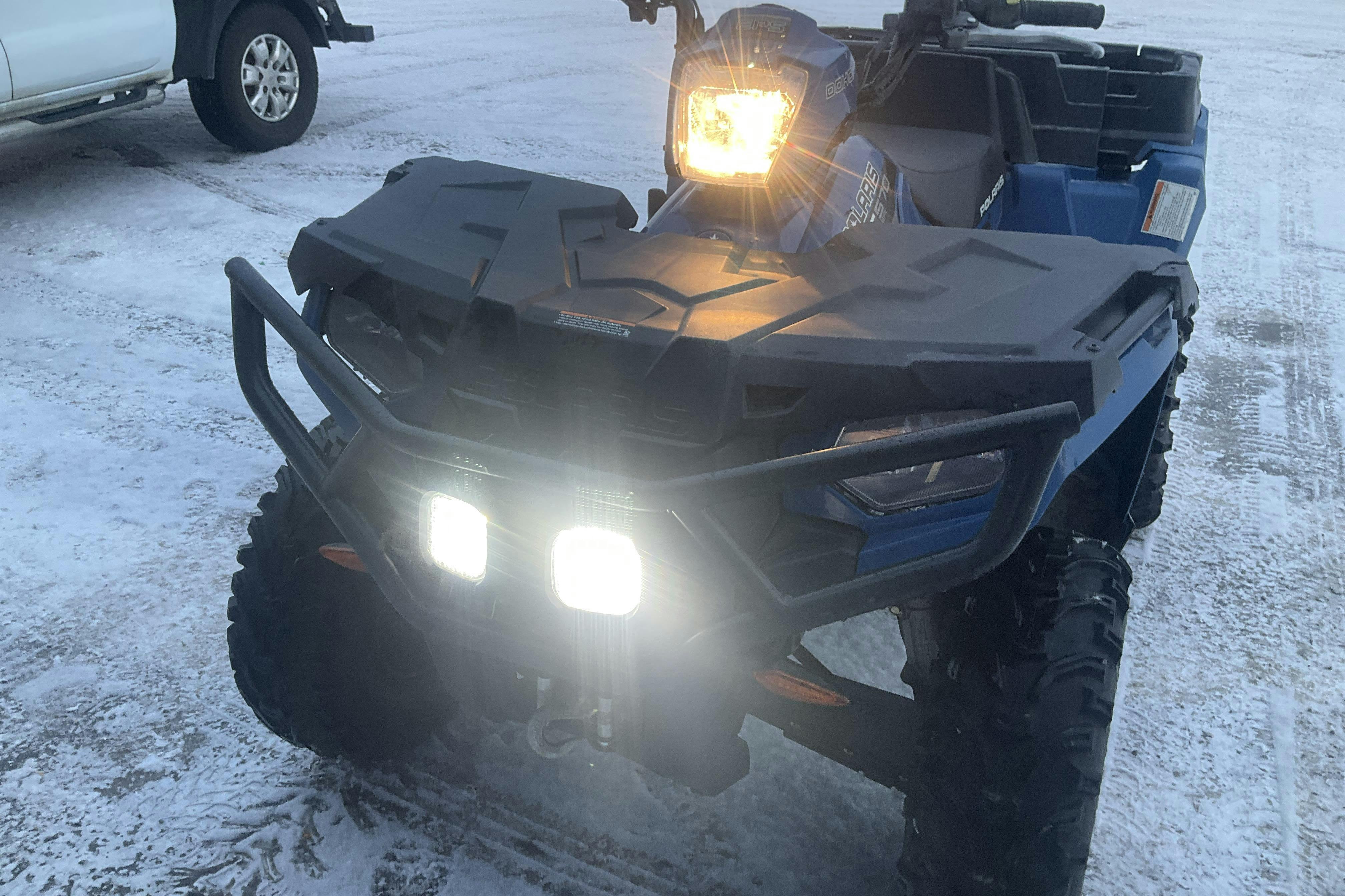 Presentation photo 2 of 17: POLARIS SPORTSMAN UTE 570 ATV - 5 500 km - Automatic - blue - 2015