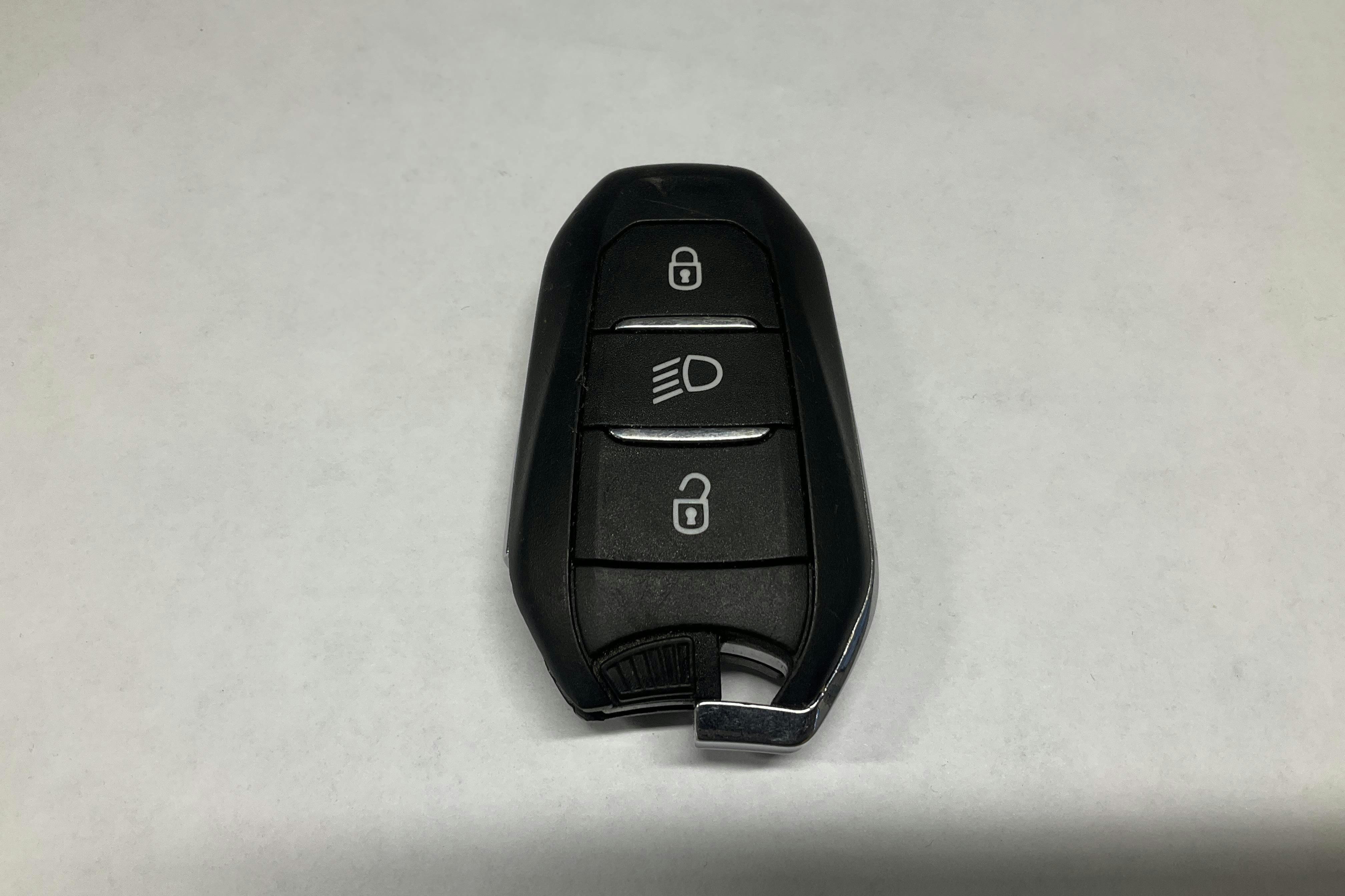 Presentationsfoto 17 av 17: Peugeot 508 1.6 Hybrid SW (225hk) - 12 238 mil - Automat - grå - 2019