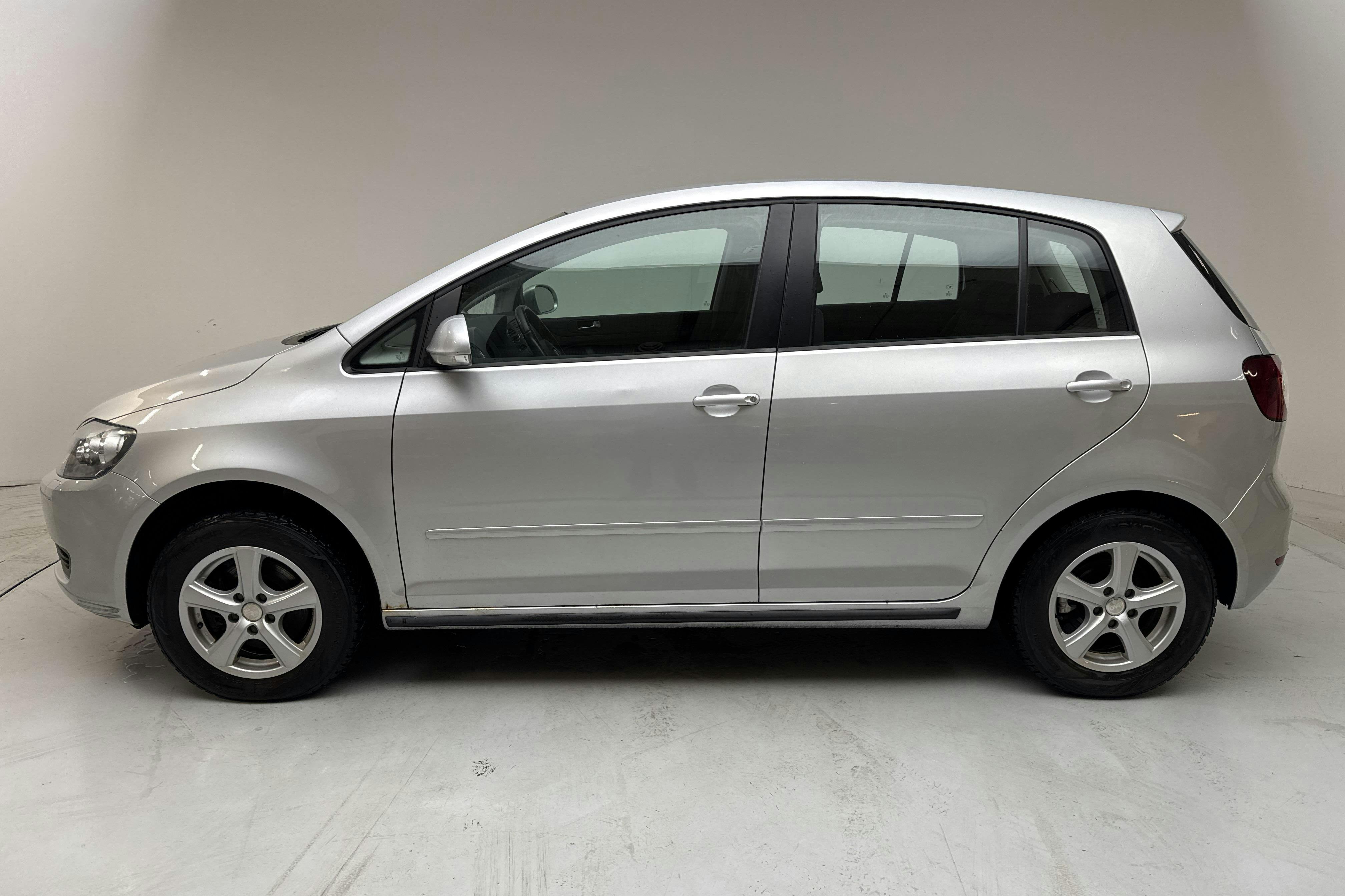 Presentation photo 2 of 13: VW Golf VI 1.4 TSI Plus (122hk) - 124 670 km - Manual - silver - 2011