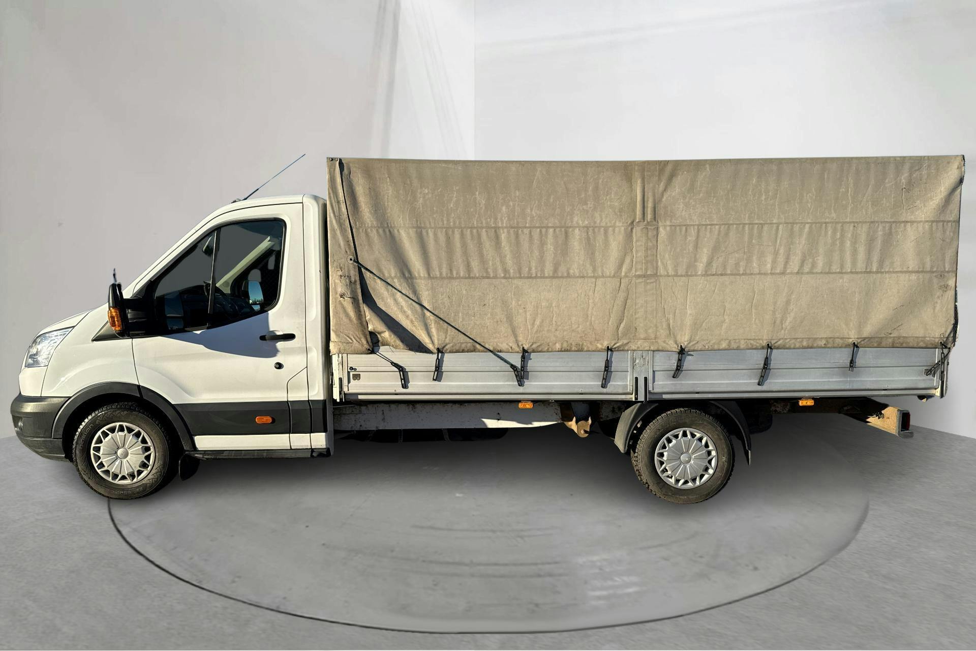 Presentation photo 2 of 14: Ford Transit Chassi 350 2.2 TDCi 2WD (155hk) - 159 090 km - Manual - white - 2015