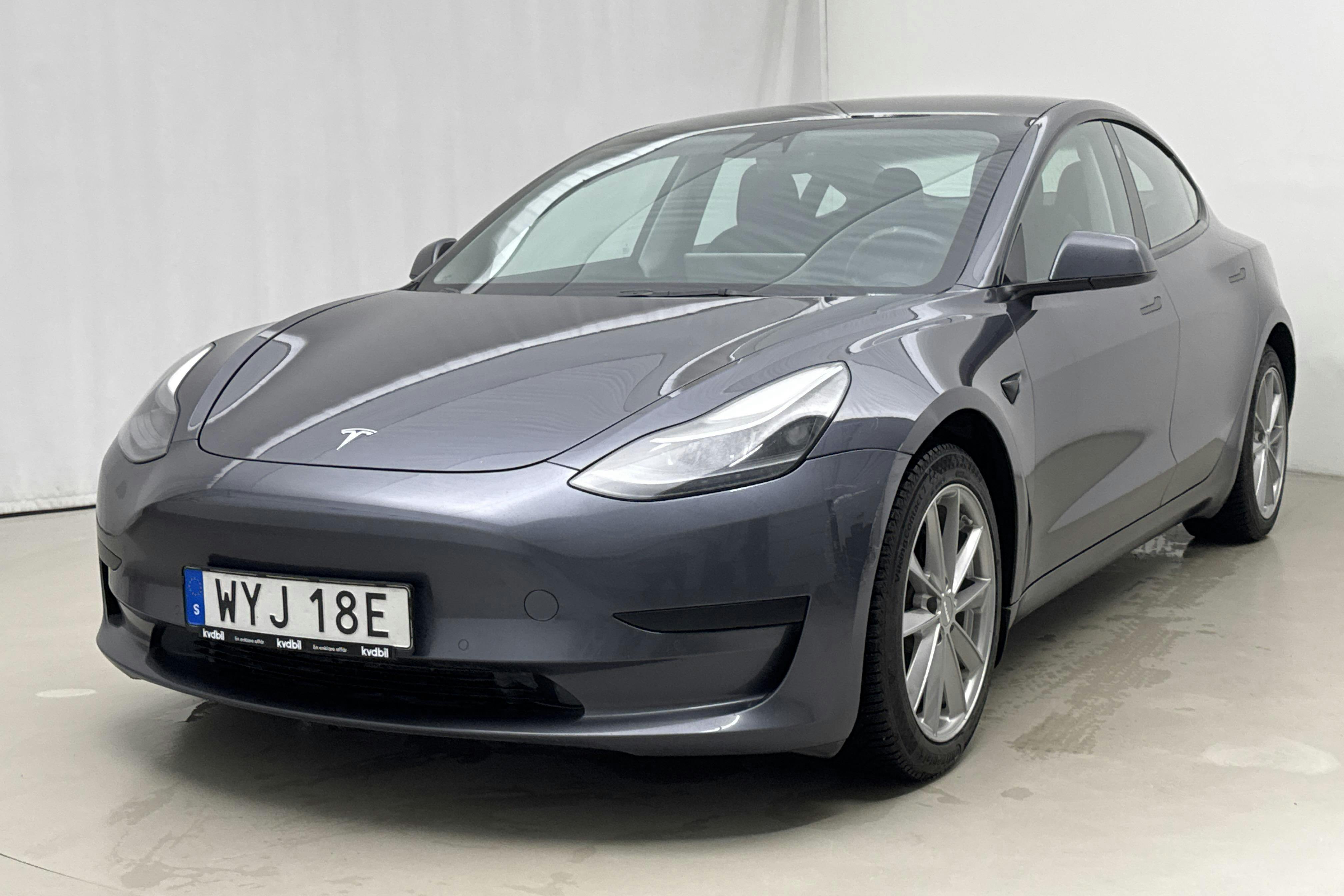 Tesla Model 3 Standard Range RWD - 160 840 km - Automatic - gray - 2021