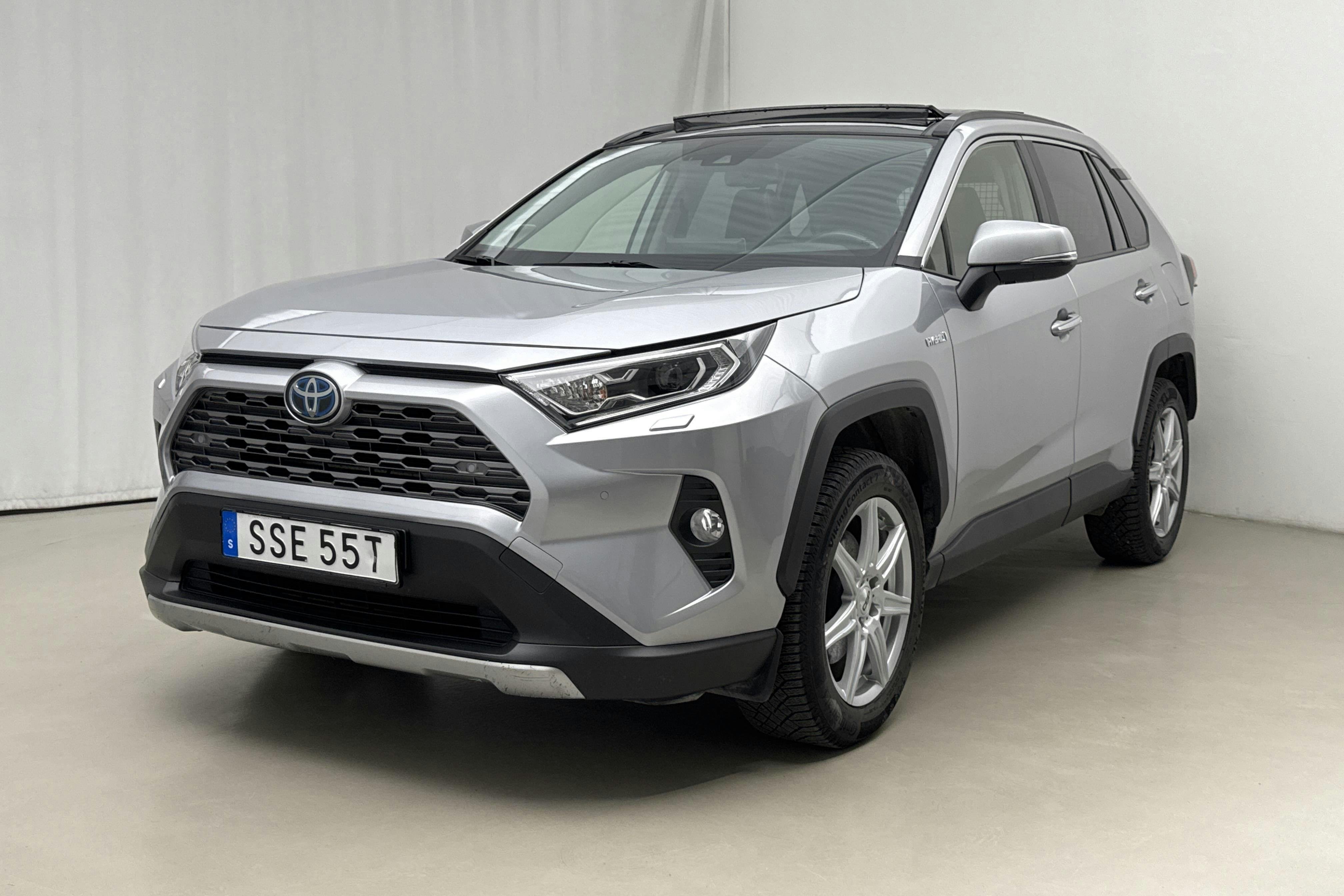 Presentation photo 1 of 21: Toyota RAV4 2.5 HSD AWD (222hk) - 120 740 km - Automatic - silver - 2020