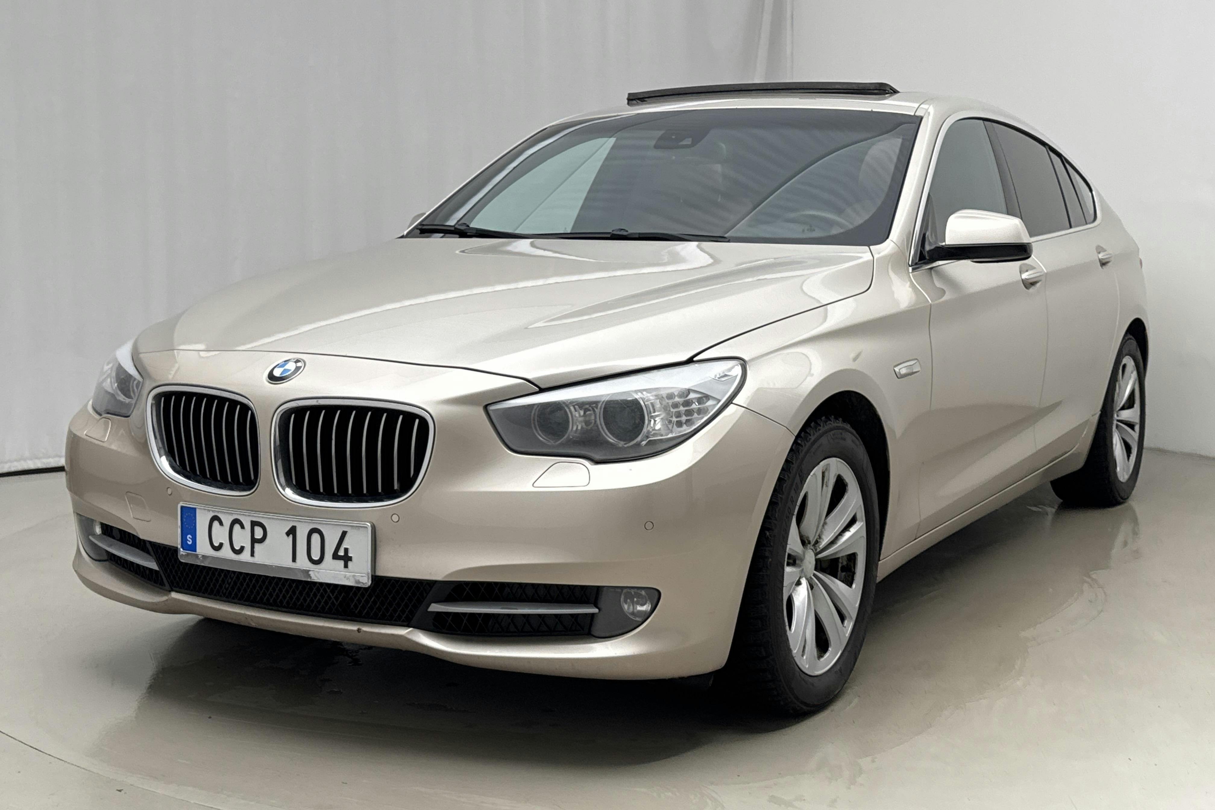 Presentation photo 1 of 25: BMW 530d GT, F07 (245hk) - 230 820 km - Automatic - silver - 2010