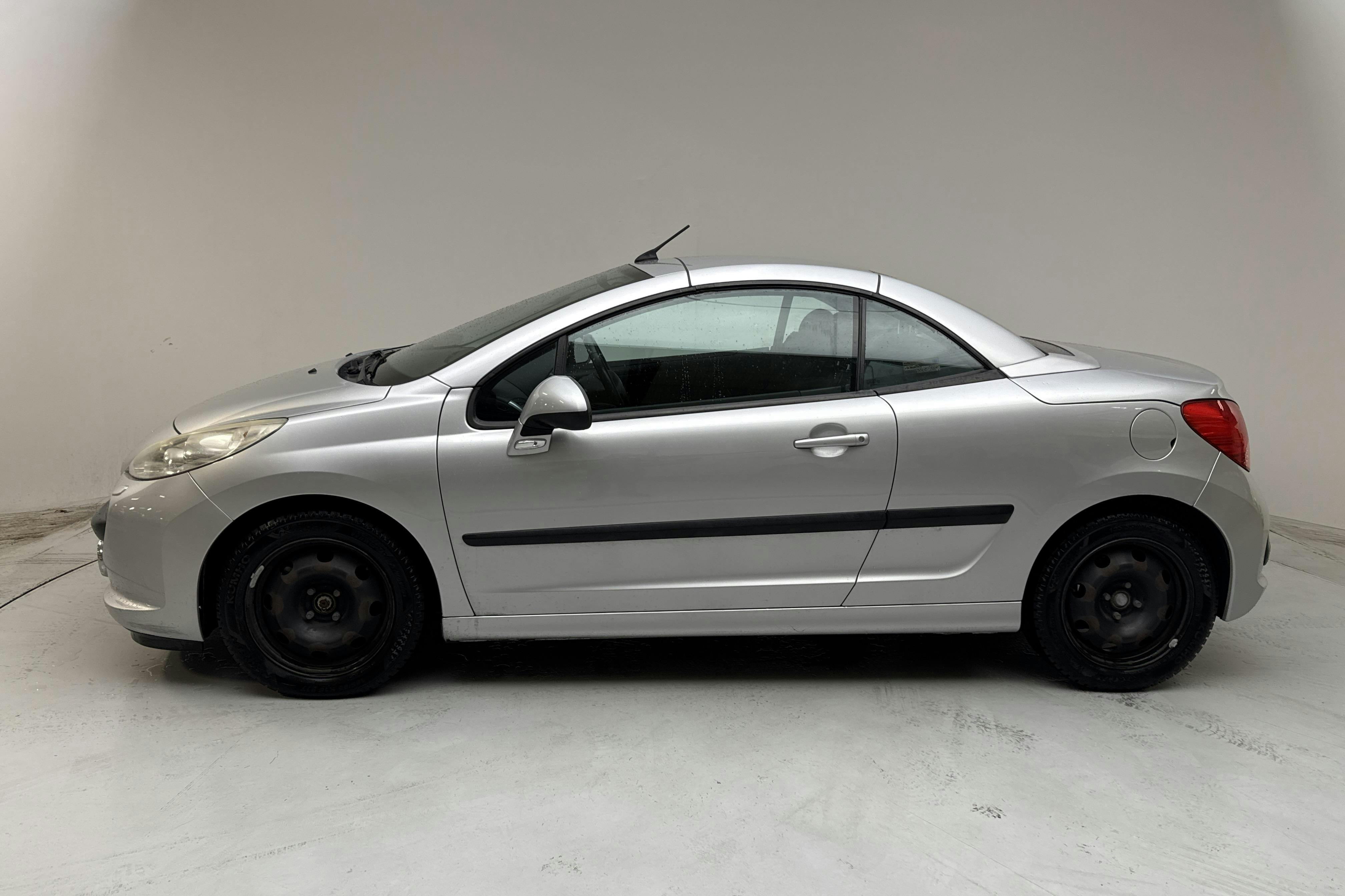Presentation photo 2 of 14: Peugeot 207 CC 1.6 VTi (120hk) - 103 770 km - Manual - Light Grey - 2007