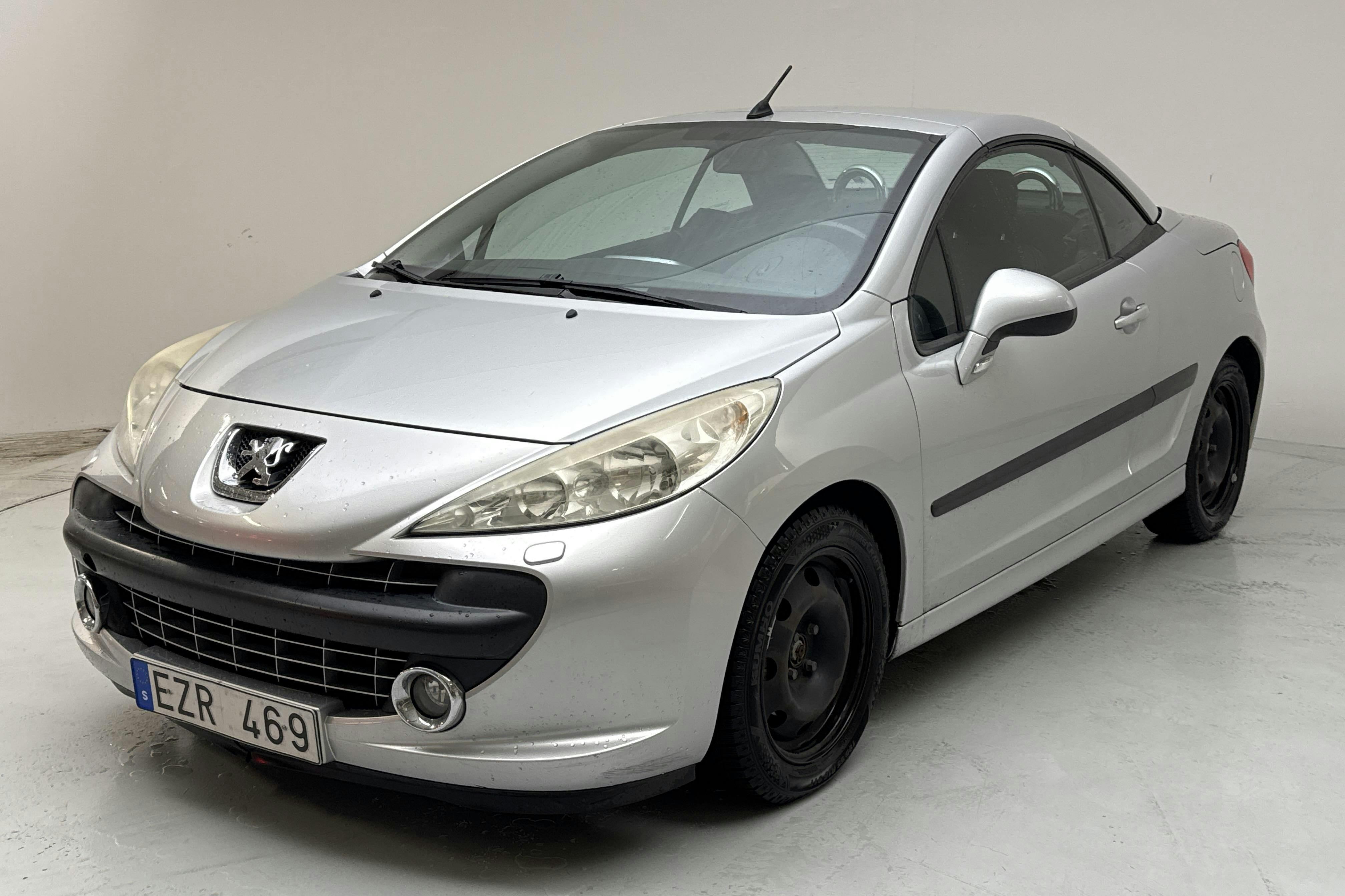 Presentation photo 1 of 14: Peugeot 207 CC 1.6 VTi (120hk) - 103 770 km - Manual - Light Grey - 2007