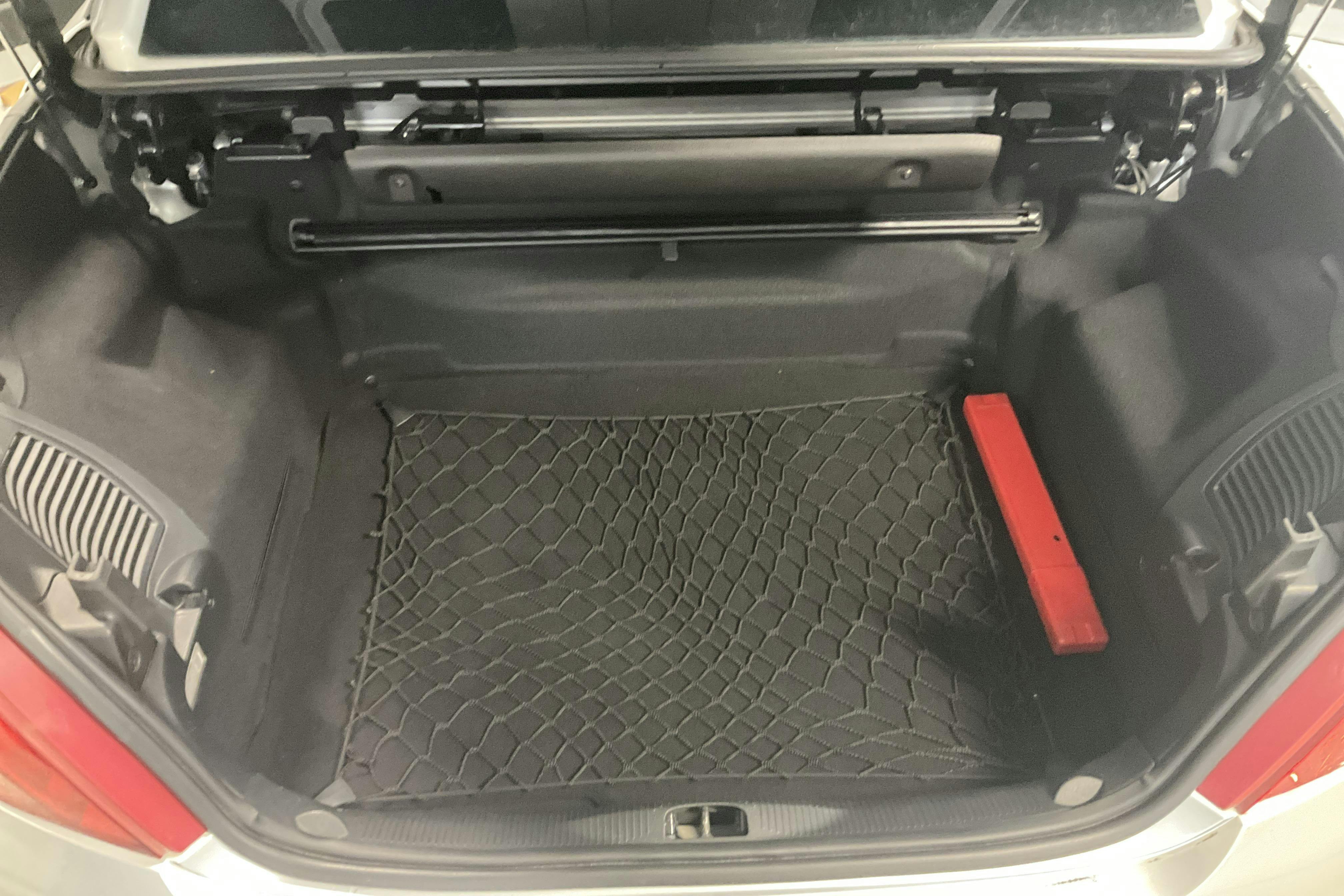 Presentation photo 14 of 14: Peugeot 207 CC 1.6 VTi (120hk) - 103 770 km - Manual - Light Grey - 2007