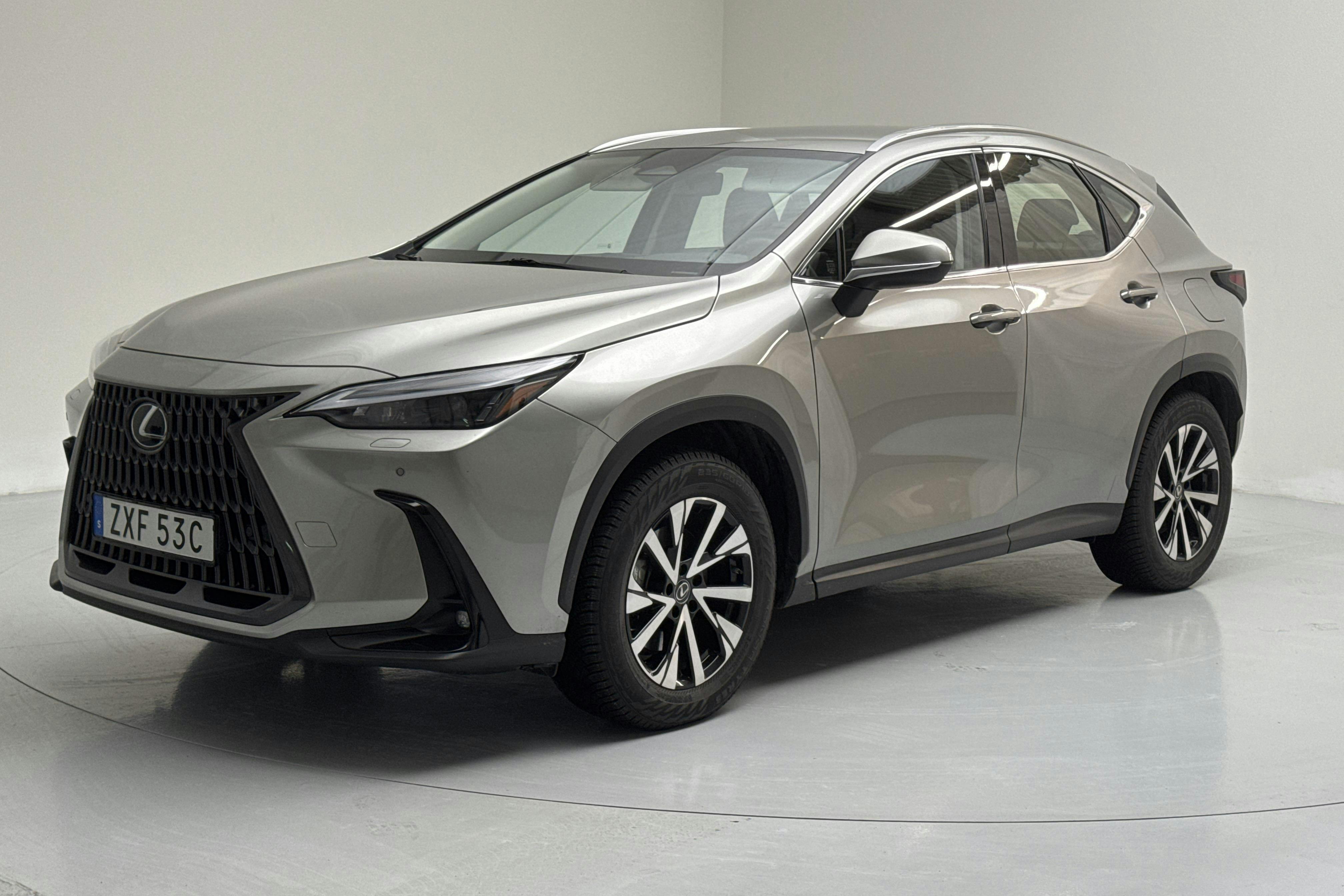 Lexus NX 350h AWD (275hk) - 5 007 mil - Automat - Light Grey - 2023
