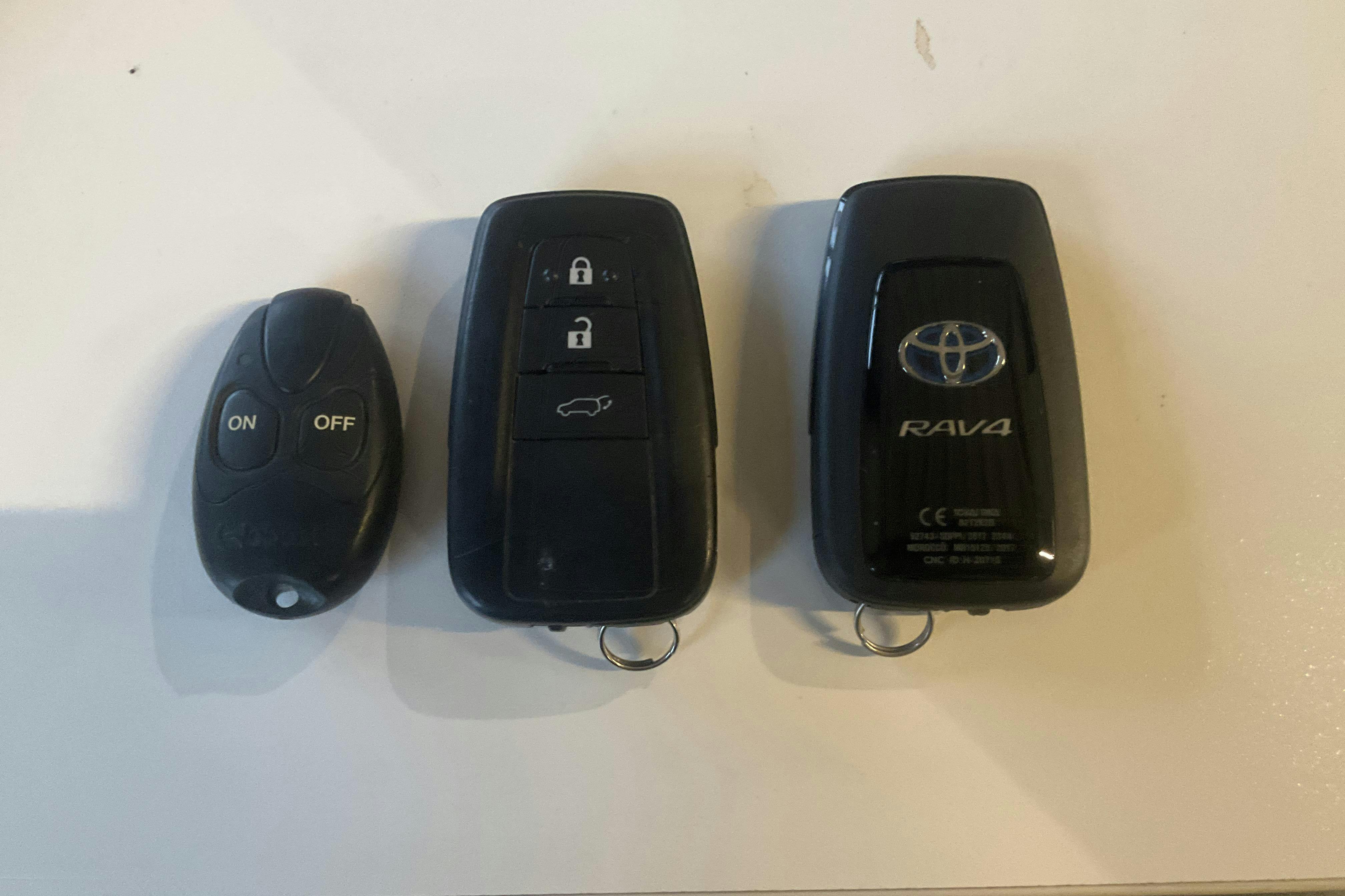 Esitlusfoto 15 aadressil 15: Toyota RAV4 2.5 HSD AWD (222hk) - 165 340 km - Automaatne - valge - 2019