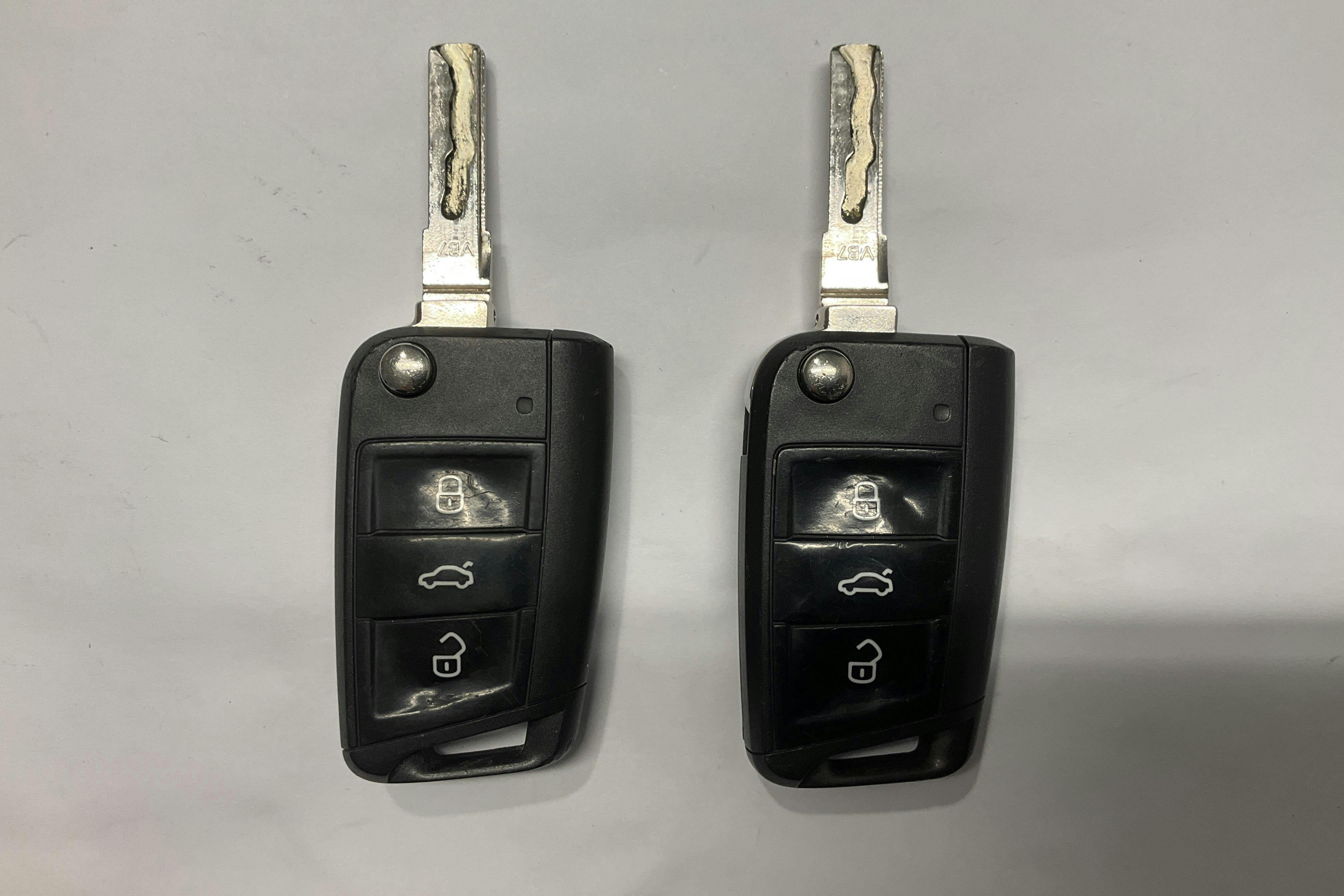 Presentation photo 12 of 12: VW Golf VII 1.2 TSI 5dr (105hk) - 202 950 km - Manual - white - 2015