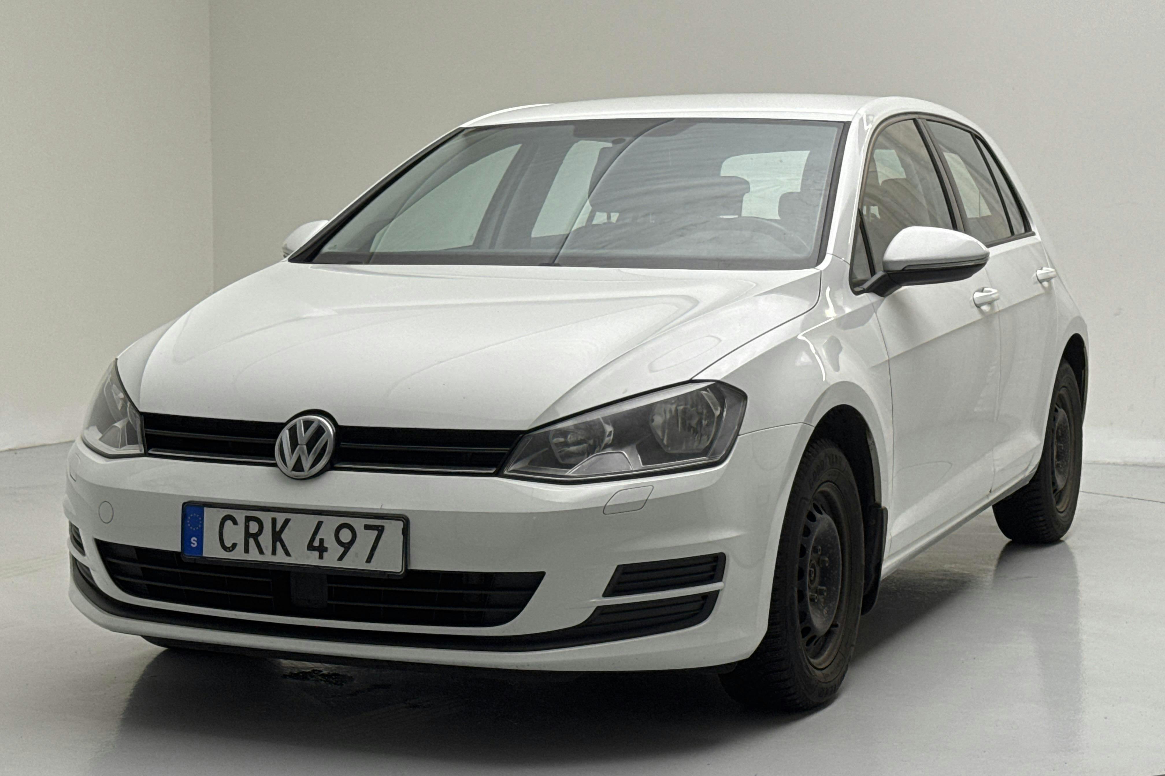 Presentation photo 1 of 12: VW Golf VII 1.2 TSI 5dr (105hk) - 202 950 km - Manual - white - 2015