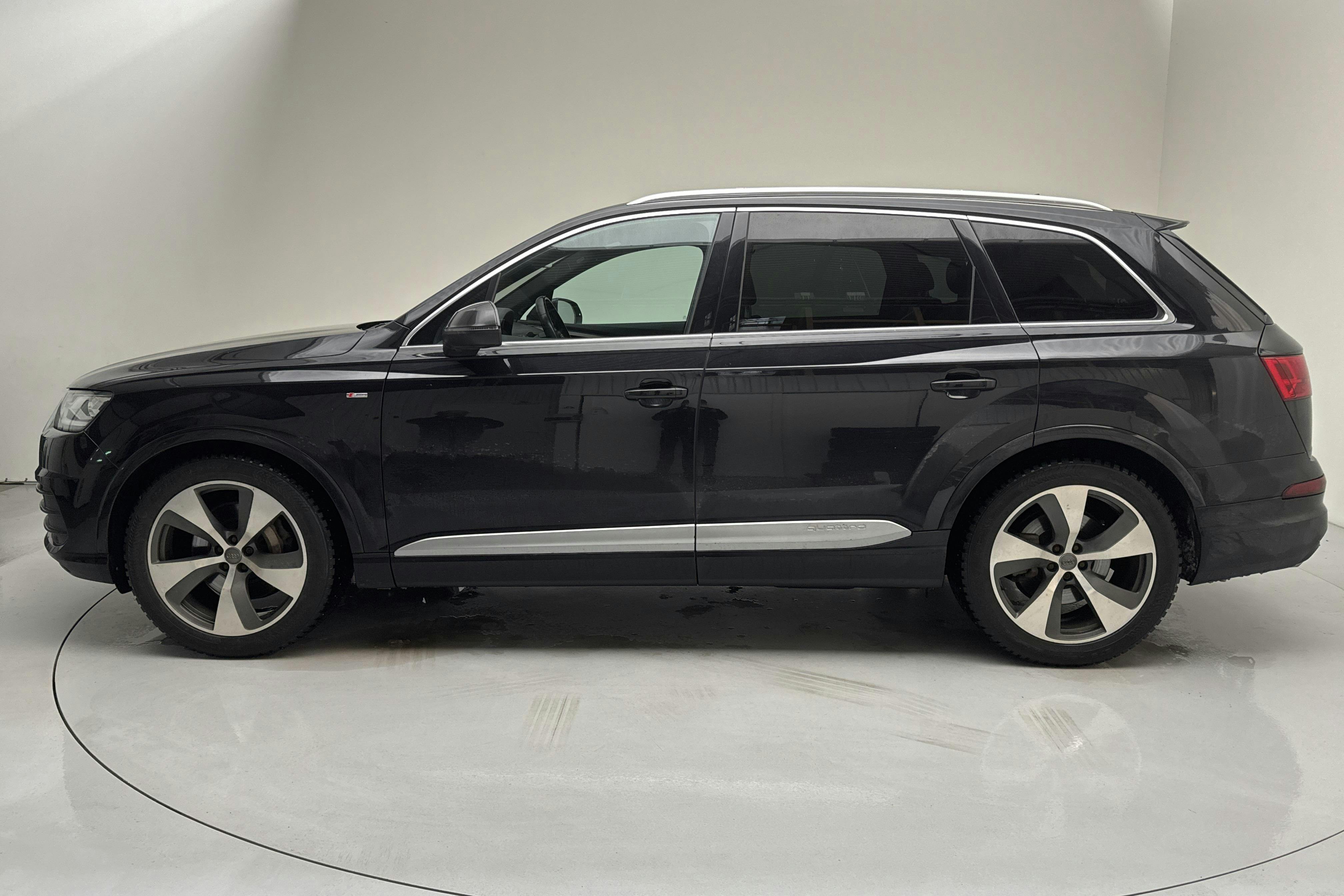Presentation photo 2 of 18: Audi Q7 3.0 TDI quattro (272hk) - 199 330 km - Automatic - black - 2016