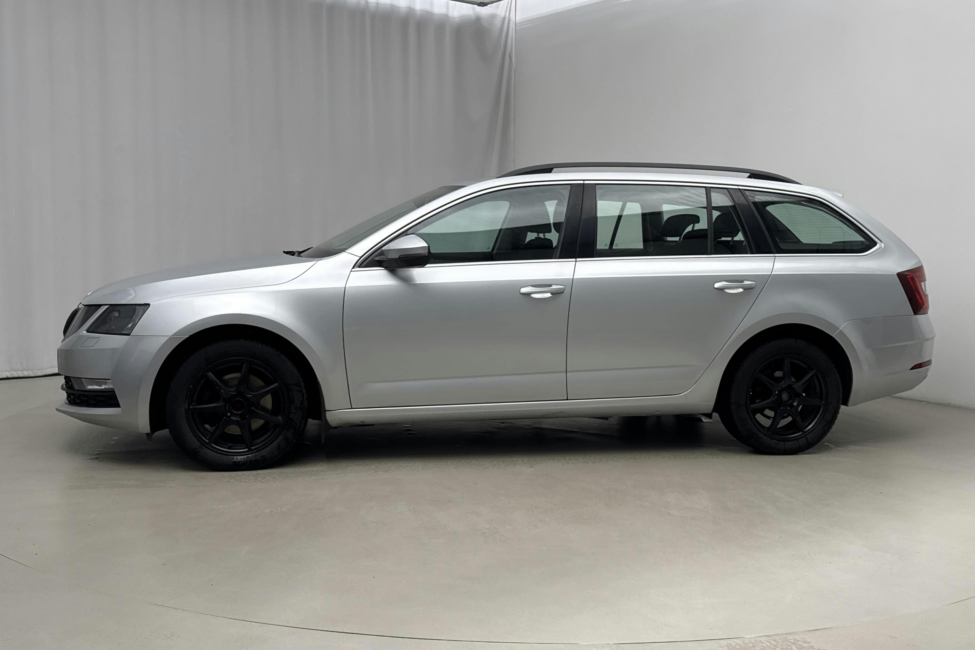 Esittelykuva 2 osoitteesta 18: Skoda Octavia III 1.0 TSI Combi (115hk) - 134 590 km - Manuaalinen - hopea - 2018