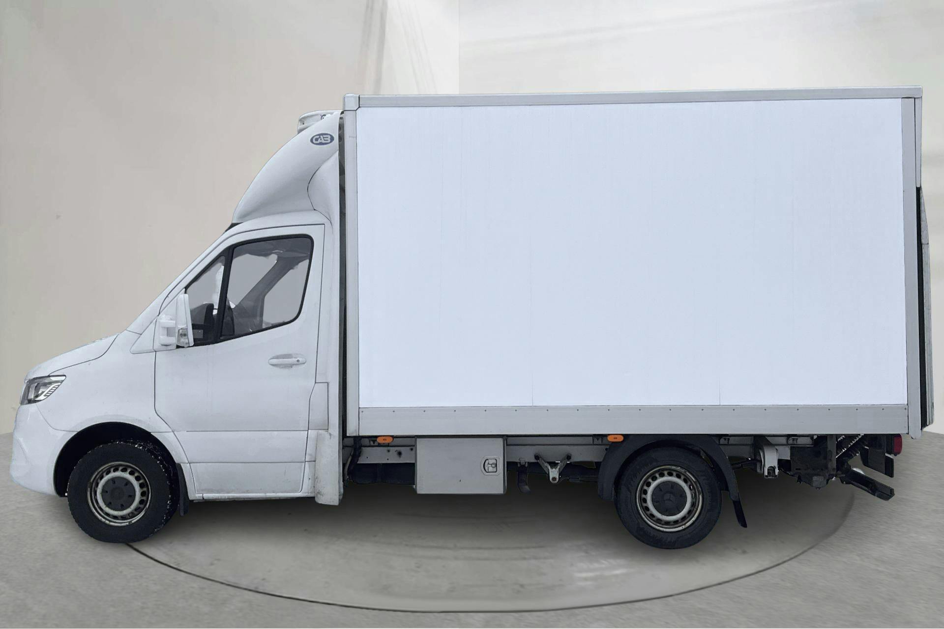 Presentation photo 2 of 16: Mercedes Sprinter 319 CDI Volymskåp RWD (190hk) - 303 760 km - Automatic - white - 2020