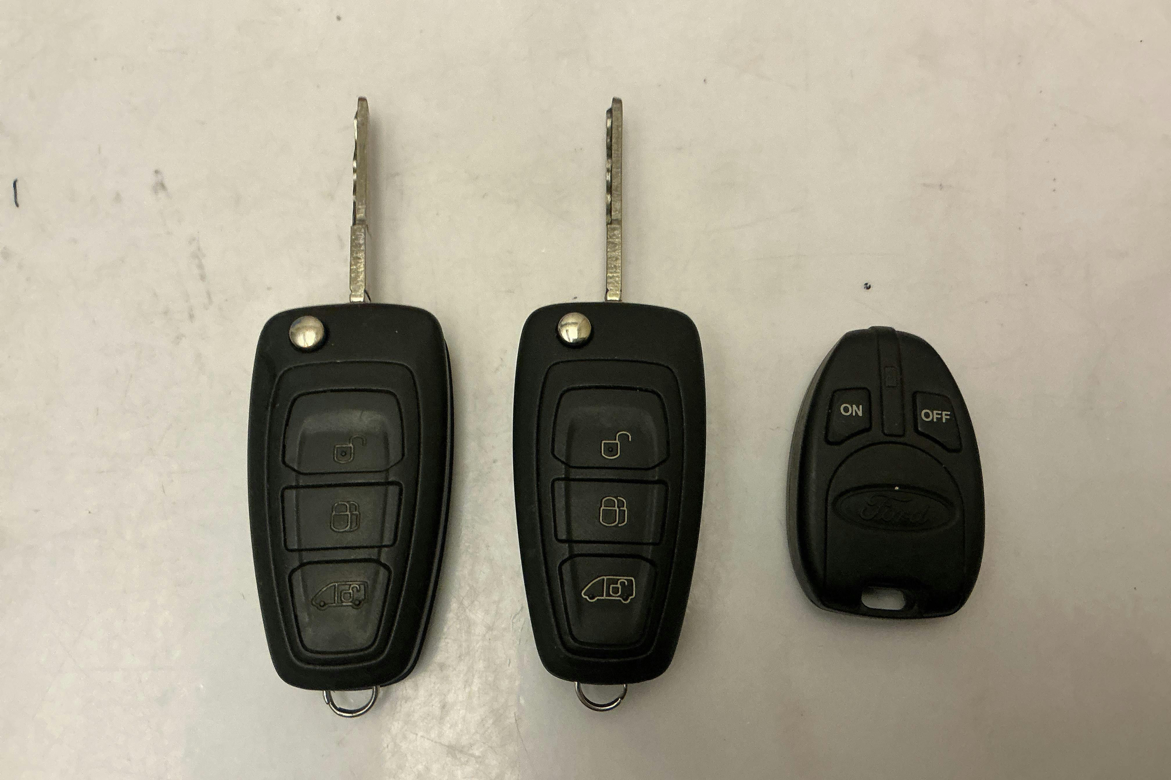 Presentationsfoto 14 av 14: Ford Transit 350 2.0 TDCi AWD Skåp (130hk) - 8 683 mil - Manuell - vit - 2020