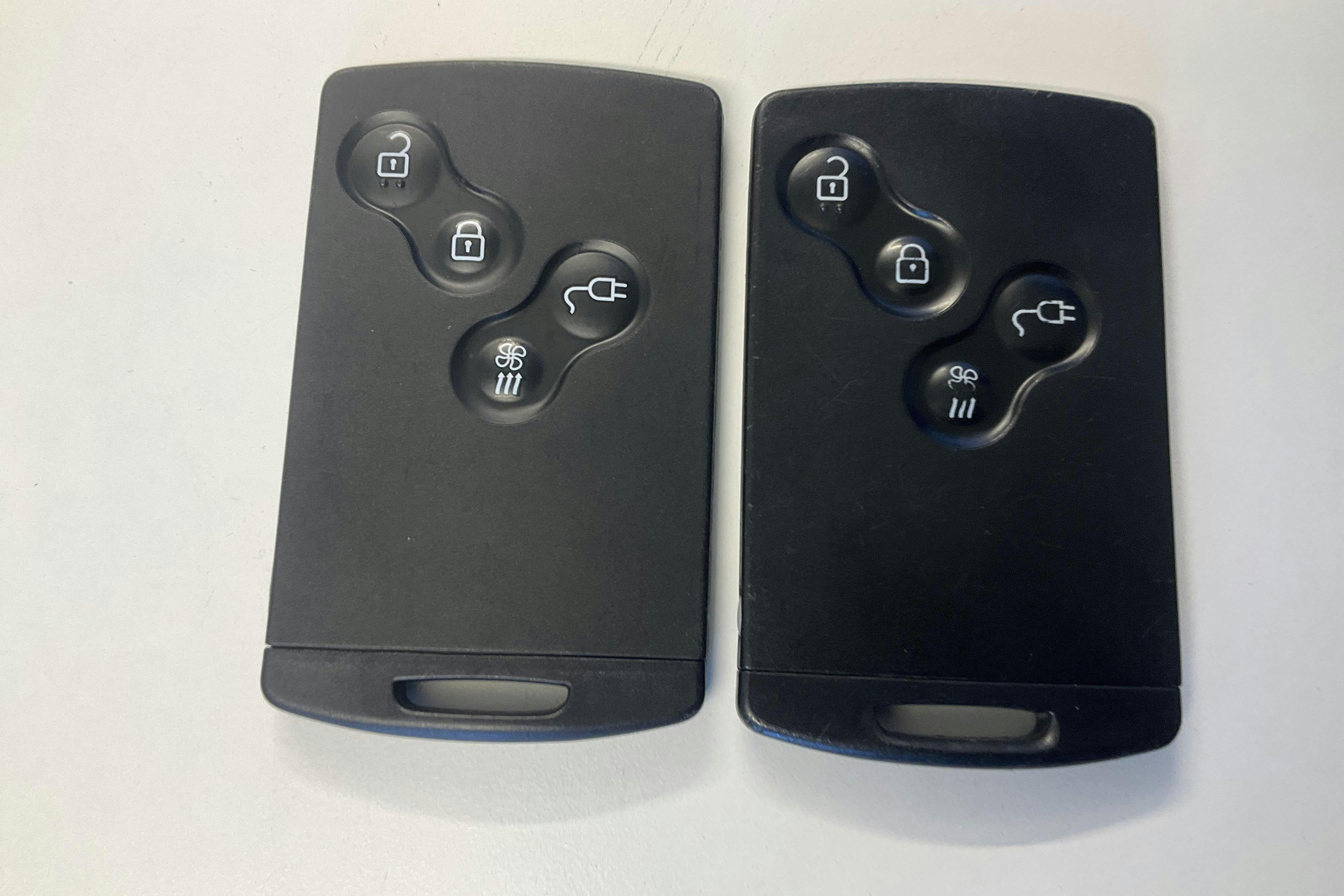 Presentation photo 19 of 19: Renault Zoe 41kWh R110 (108hk) - 65 000 km - Automatic - white - 2019