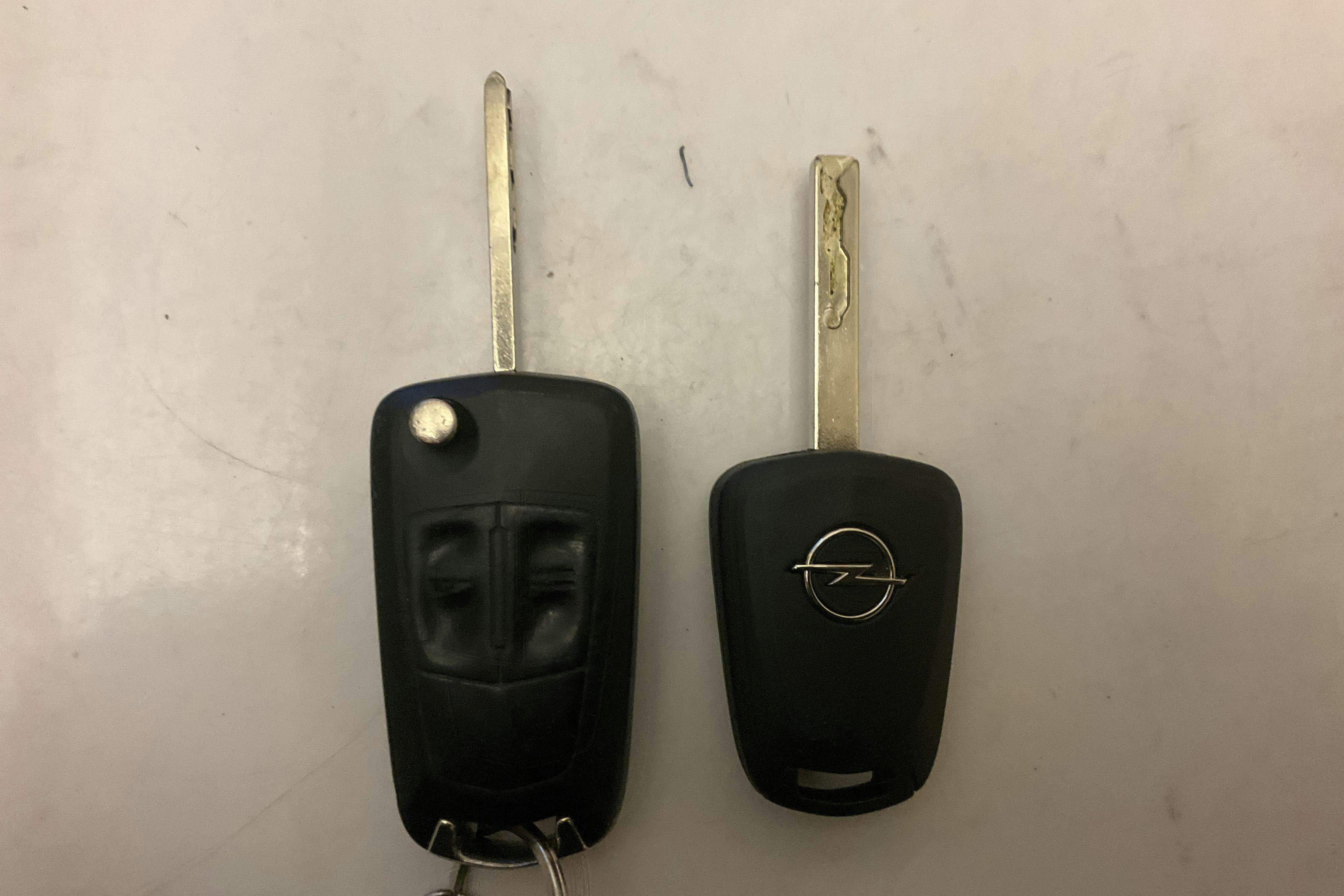 Esittelykuva 13 osoitteesta 13: Opel Corsa 1.4 Twinport 5dr (100hk) - 105 740 km - Automaattinen - valkoinen - 2014