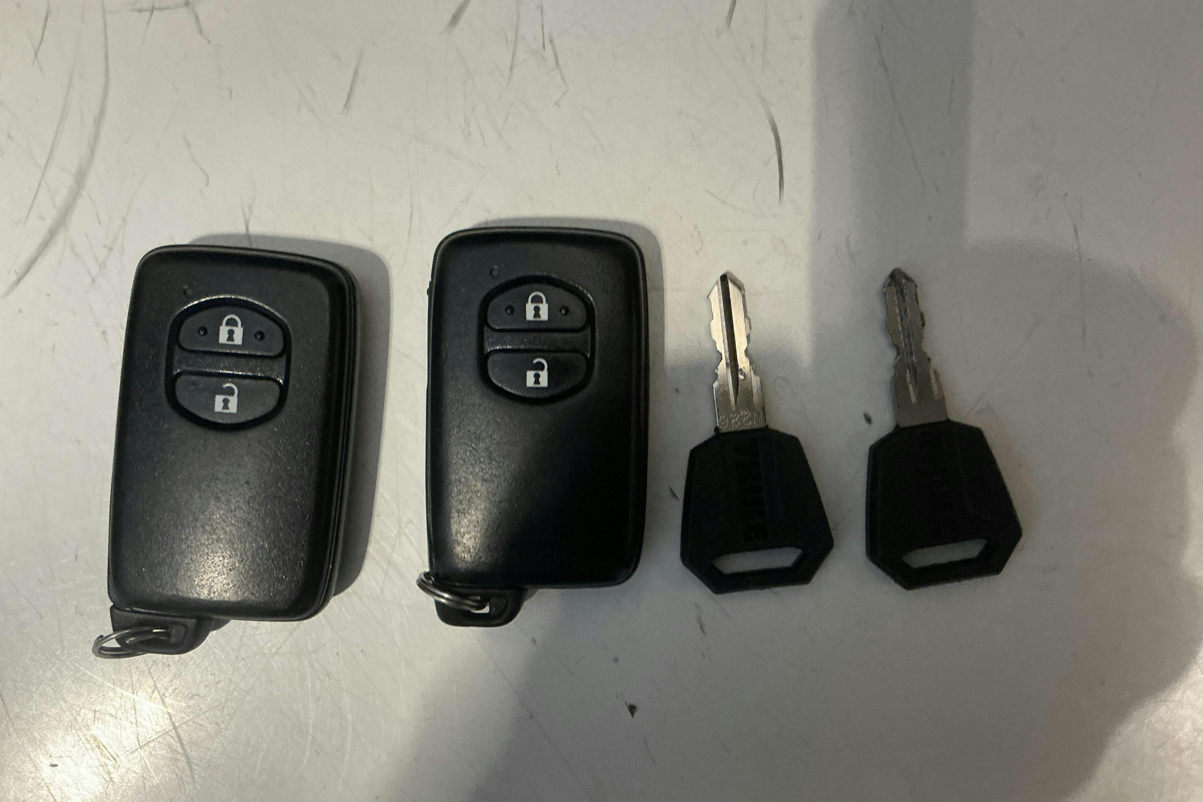 Presentation photo 14 of 14: Toyota Prius+ 1.8 Hybrid (99hk) - 149 900 km - Automatic - orange - 2013