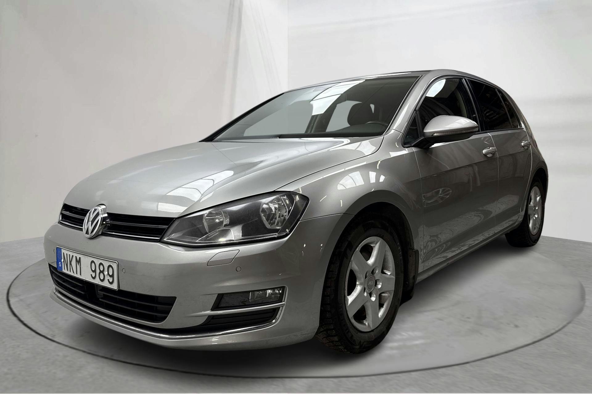 Presentation photo 1 of 15: VW Golf VII 2.0 TDI BlueMotion Technology 5dr (150hk) - 98 460 km - Manual - silver - 2014