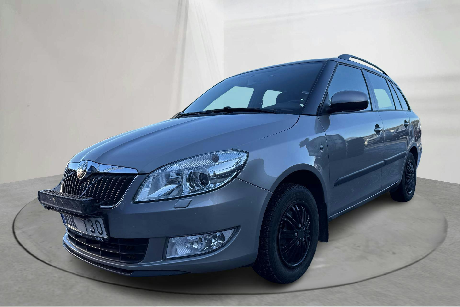Presentation photo 1 of 12: Skoda Fabia 1.2 TSI Combi (86hk) - 124 000 km - Manual - Light Brown - 2012