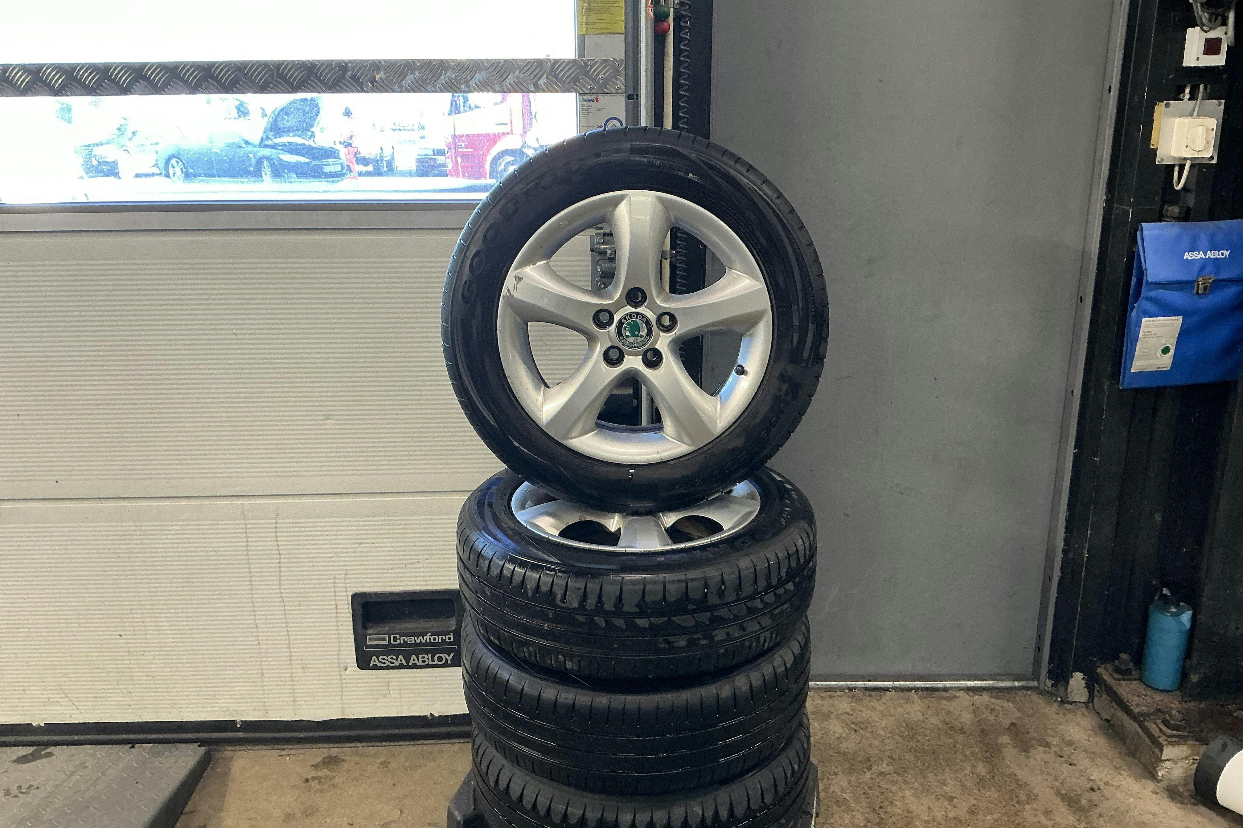 Presentation photo 12 of 12: Skoda Fabia 1.2 TSI Combi (86hk) - 124 000 km - Manual - Light Brown - 2012