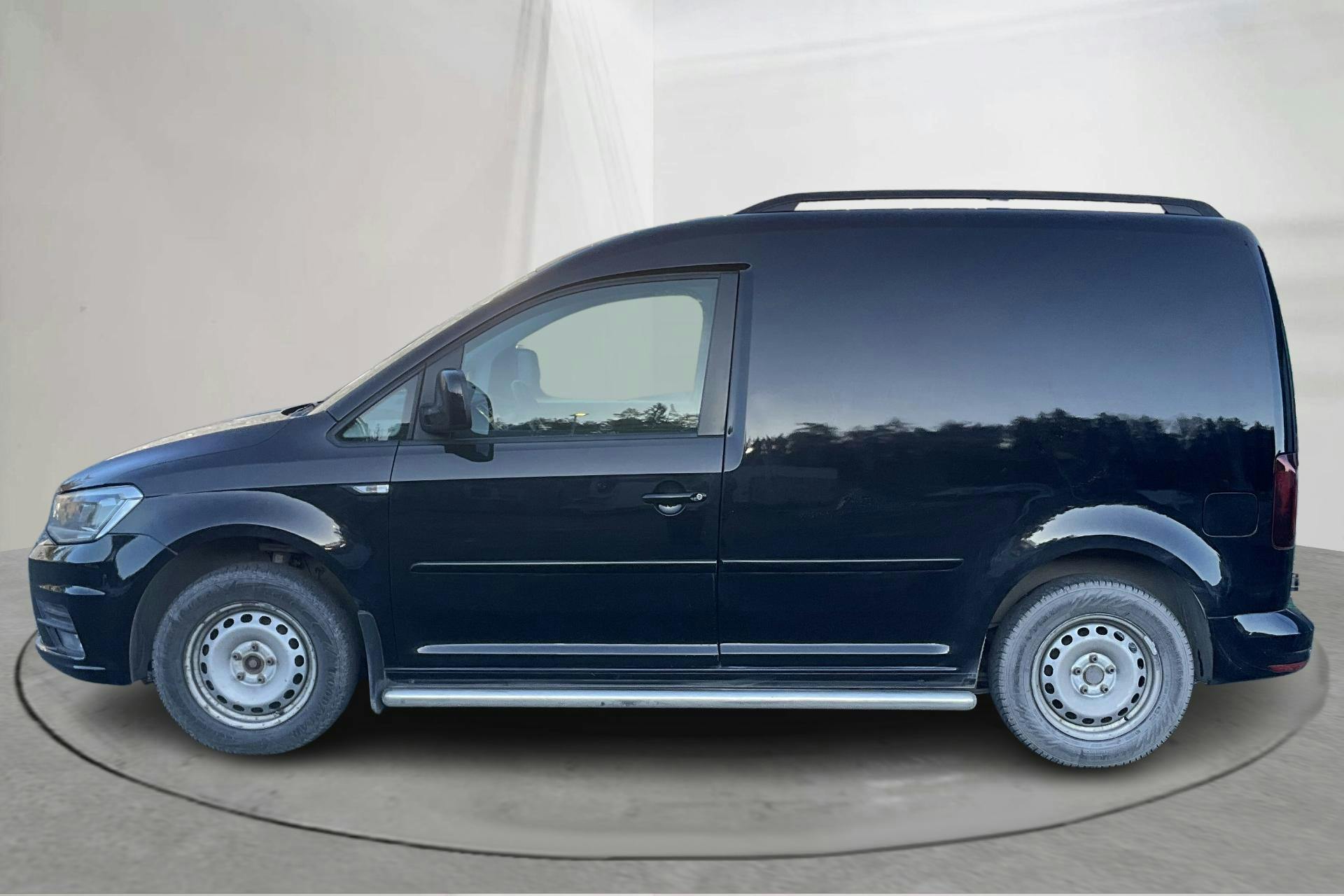 Presentation photo 2 of 14: VW Caddy 2.0 TDI Skåp (102hk) - 186 350 km - Automatic - black - 2019