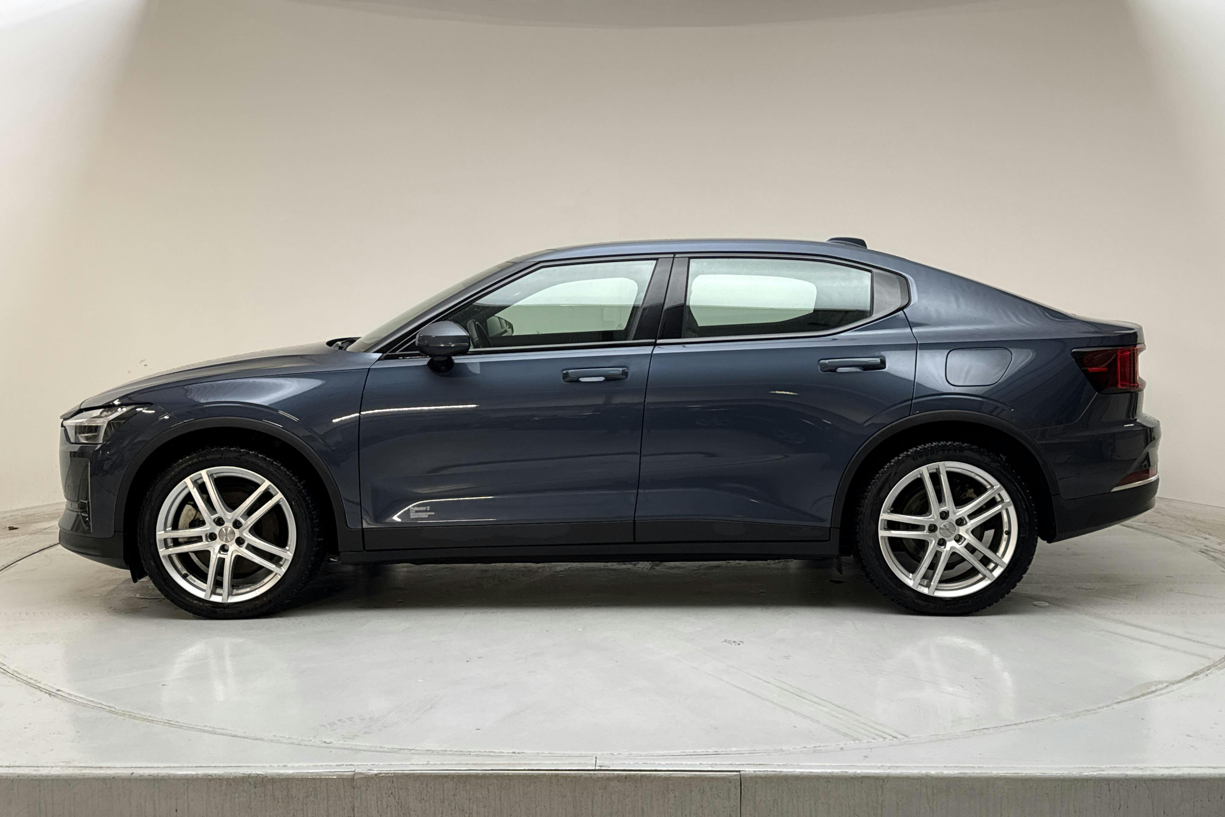 Presentation photo 2 of 21: Polestar 2 Standard range Single motor (231hk) - 129 830 km - Automatic - Dark Blue - 2023