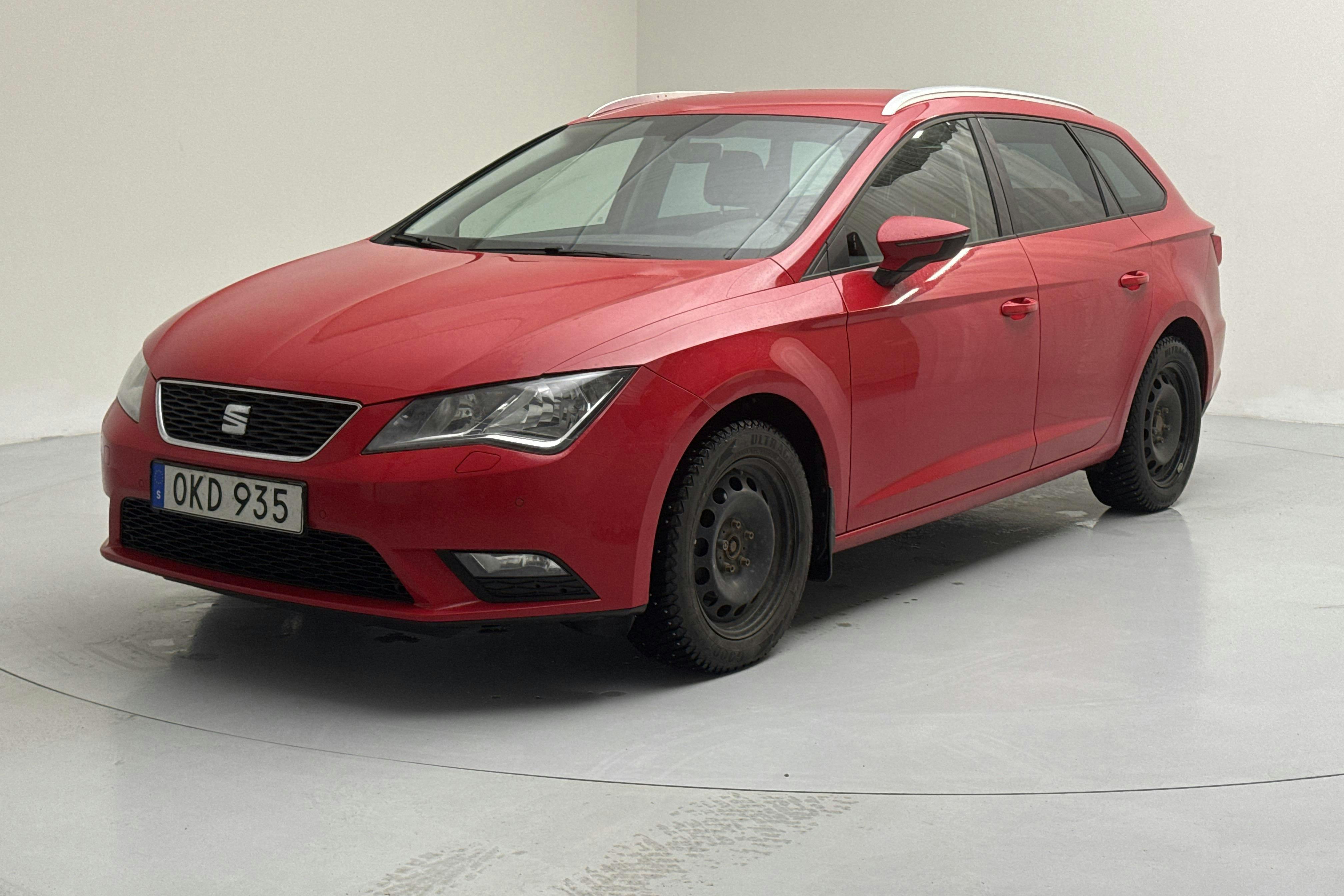 Esittelykuva 1 osoitteesta 12: Seat Leon 1.2 TSI ST (110hk) - 178 950 km - Manuaalinen - punainen - 2016