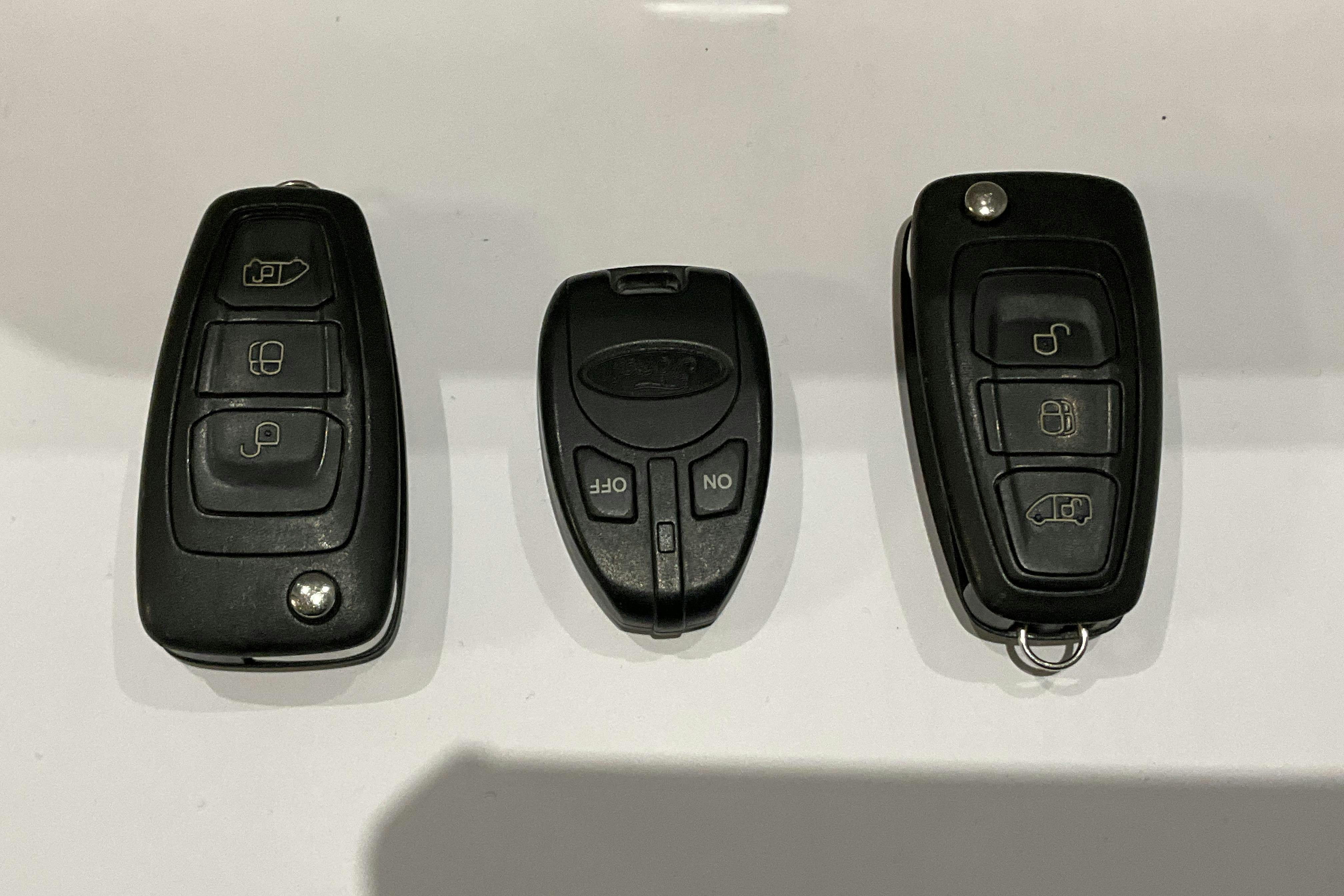 Presentation photo 14 of 14: Ford Transit Custom 300 (130hk) - 143 590 km - Manual - red - 2018