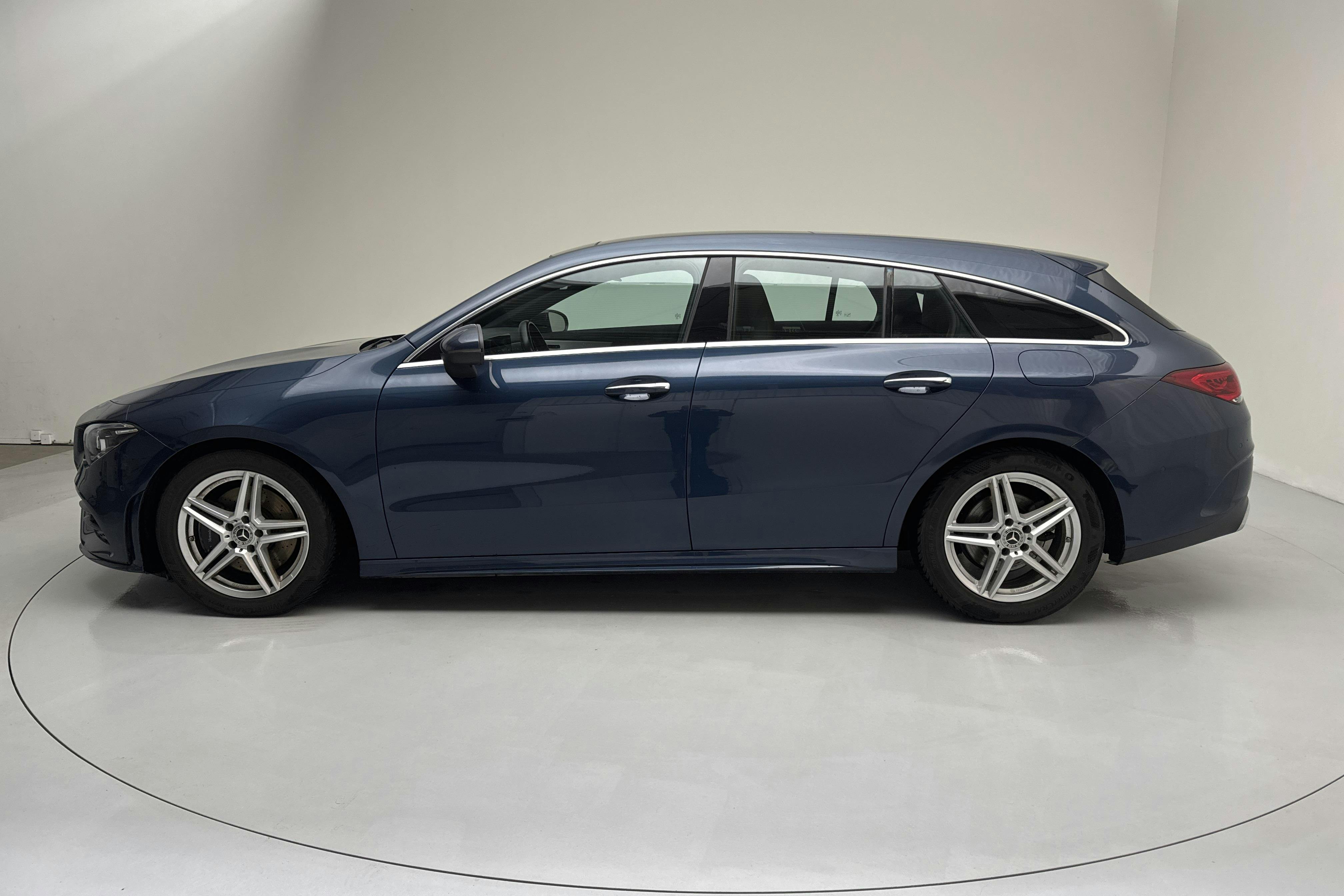 Presentation photo 2 of 16: Mercedes CLA 200 Shooting Brake X118 (163hk) - 45 800 km - Automatic - blue - 2023