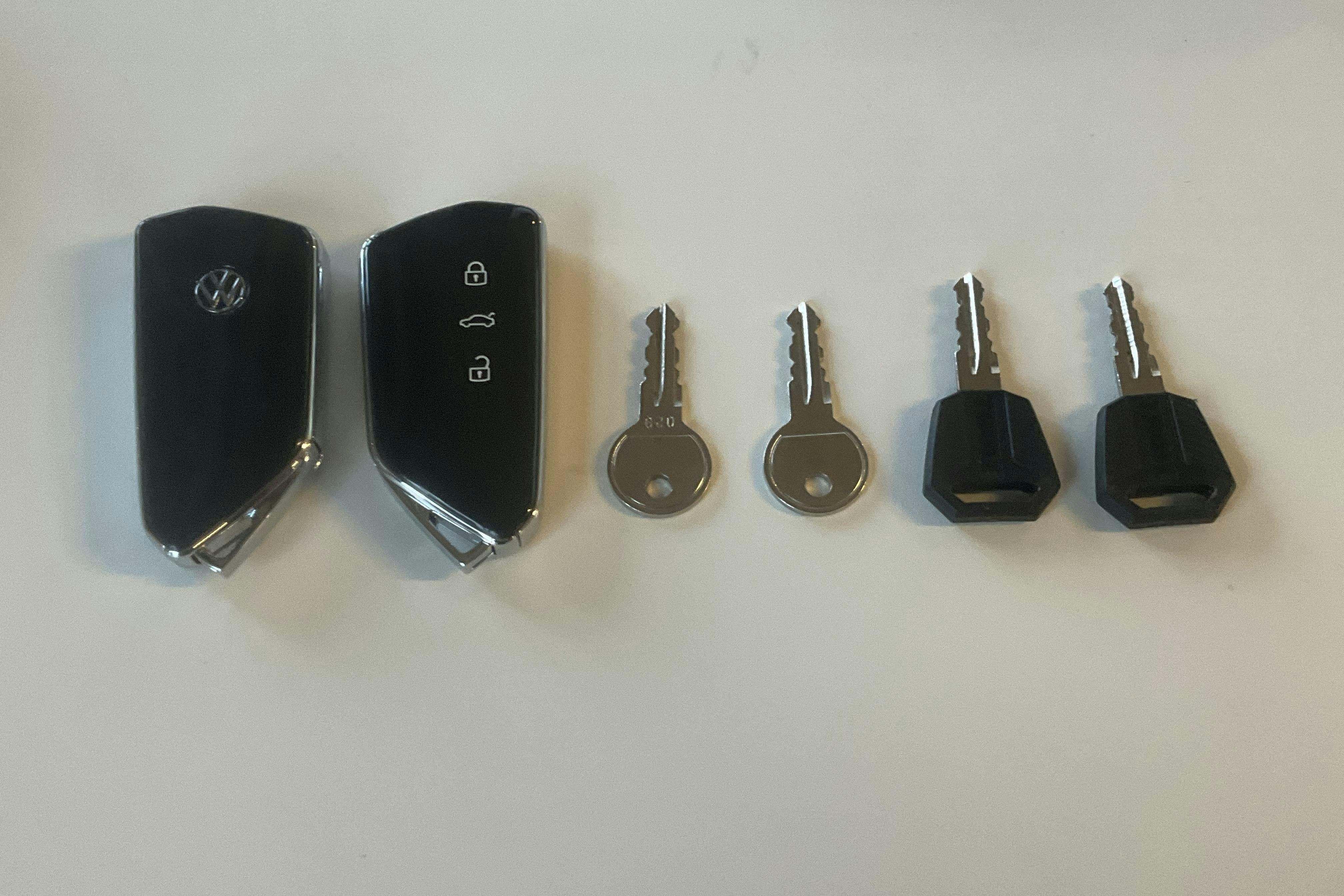 Esitlusfoto 18 aadressil 18: VW Passat 1.5 TSI eHybrid Sportscombi (272hk) - 22 440 km - Automaatne - sinine - 2024