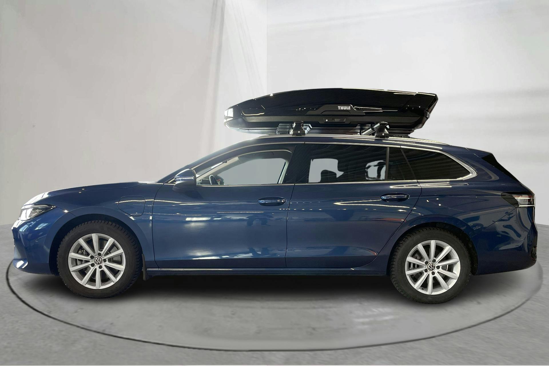 Esitlusfoto 2 aadressil 18: VW Passat 1.5 TSI eHybrid Sportscombi (272hk) - 22 440 km - Automaatne - sinine - 2024