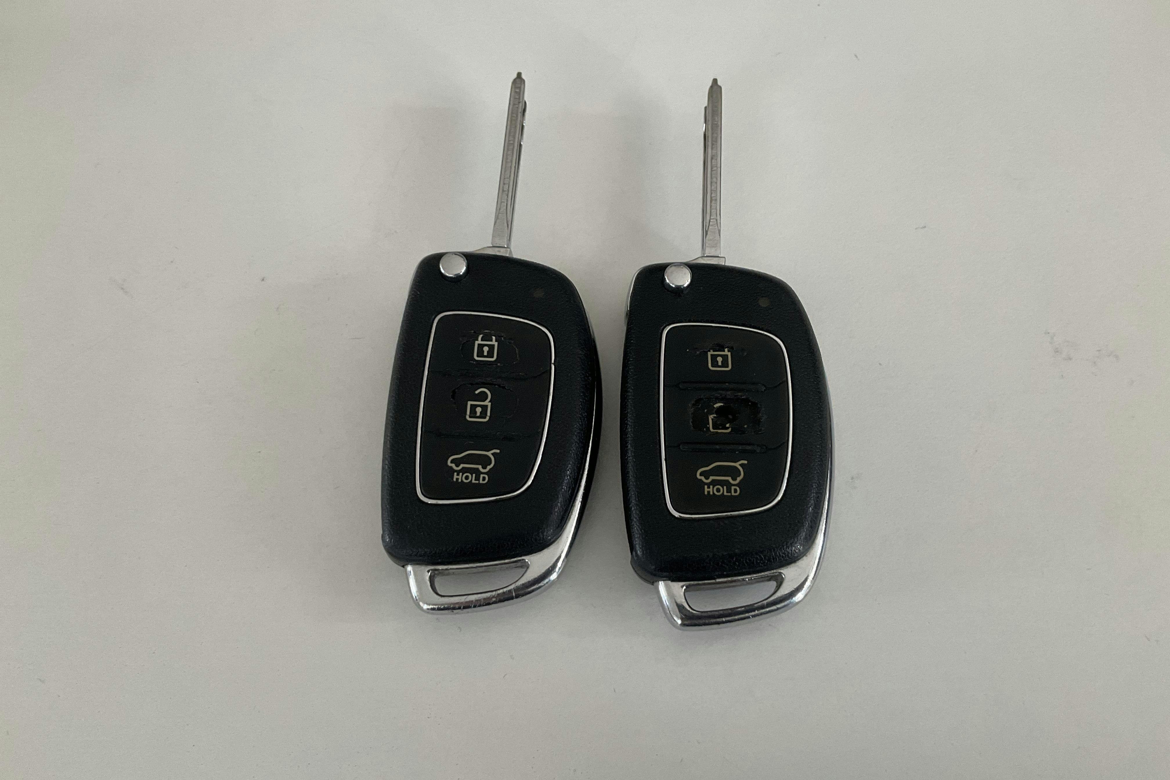 Presentation photo 13 of 13: Hyundai i20 1.2 (85hk) - 79 930 km - Manual - Light Grey - 2014