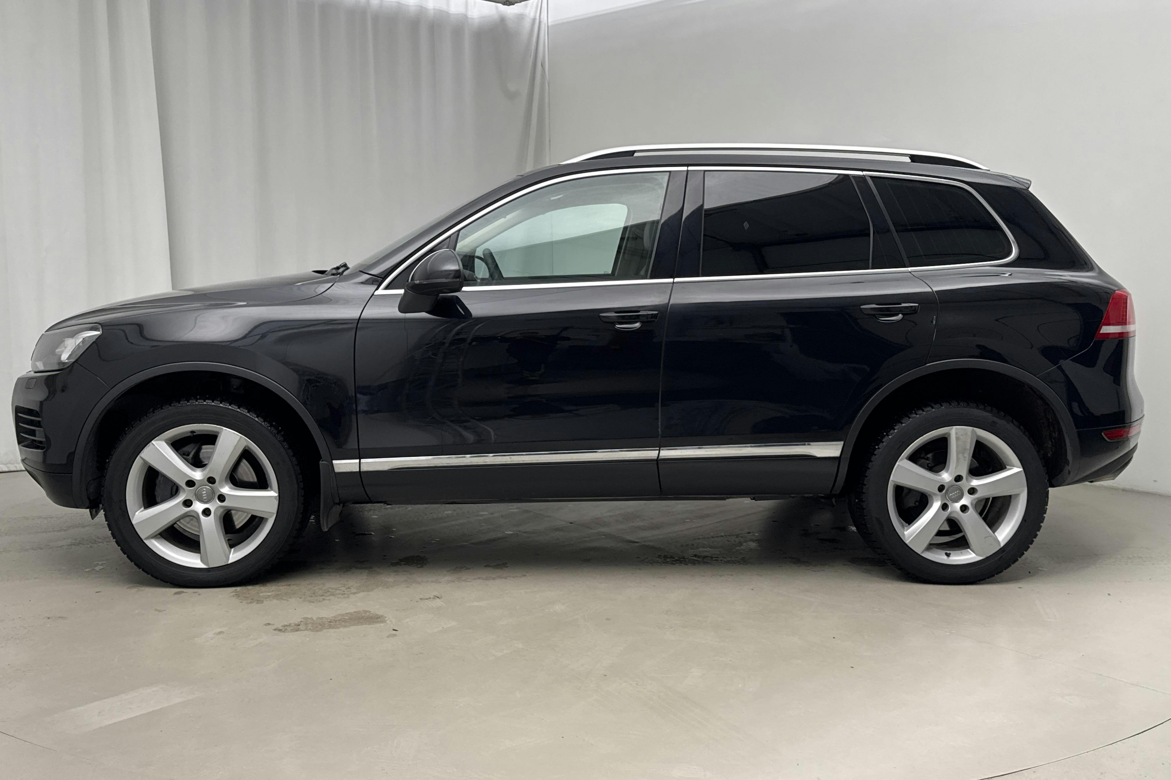 Presentation photo 2 of 18: VW Touareg V8 TDI (340hk) - 242 960 km - Automatic - black - 2011