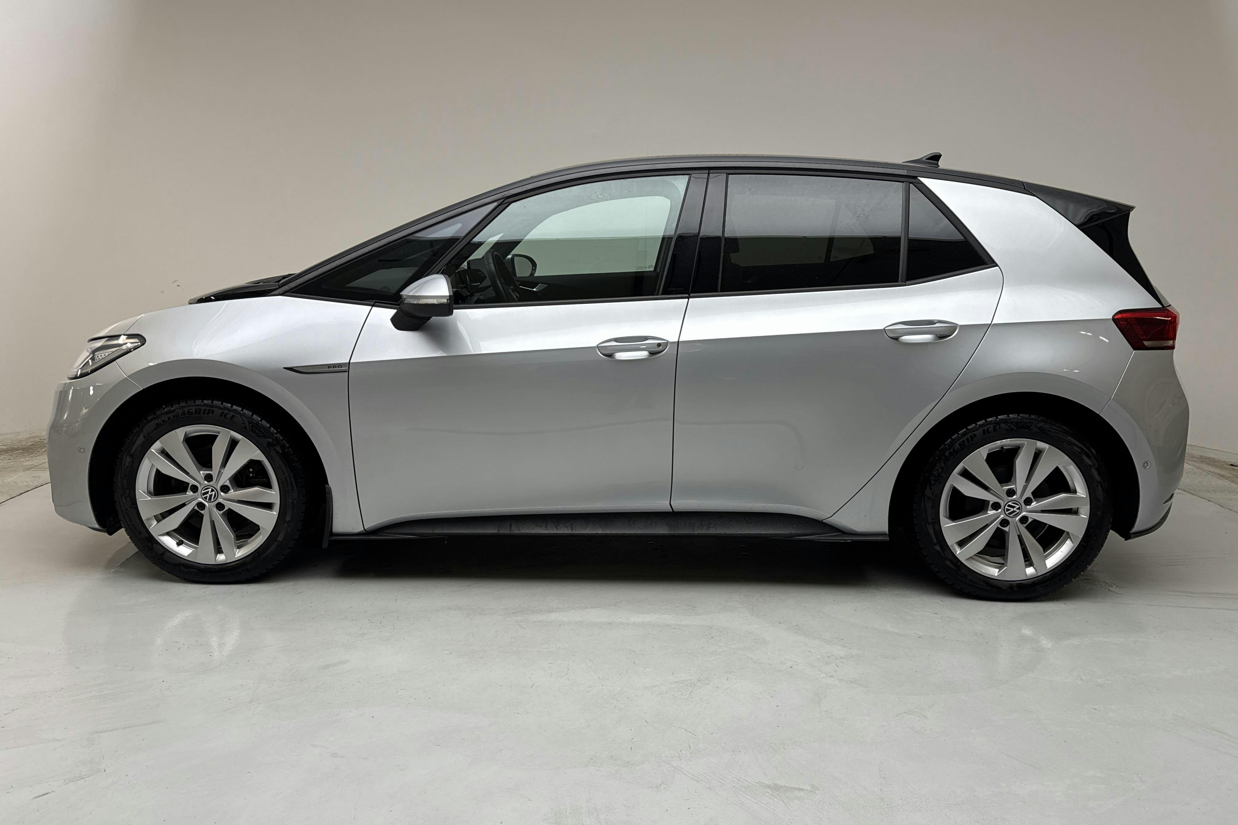 Presentation photo 2 of 16: VW ID.3 58kWh (204hk) - 53 580 km - Automatic - silver - 2022