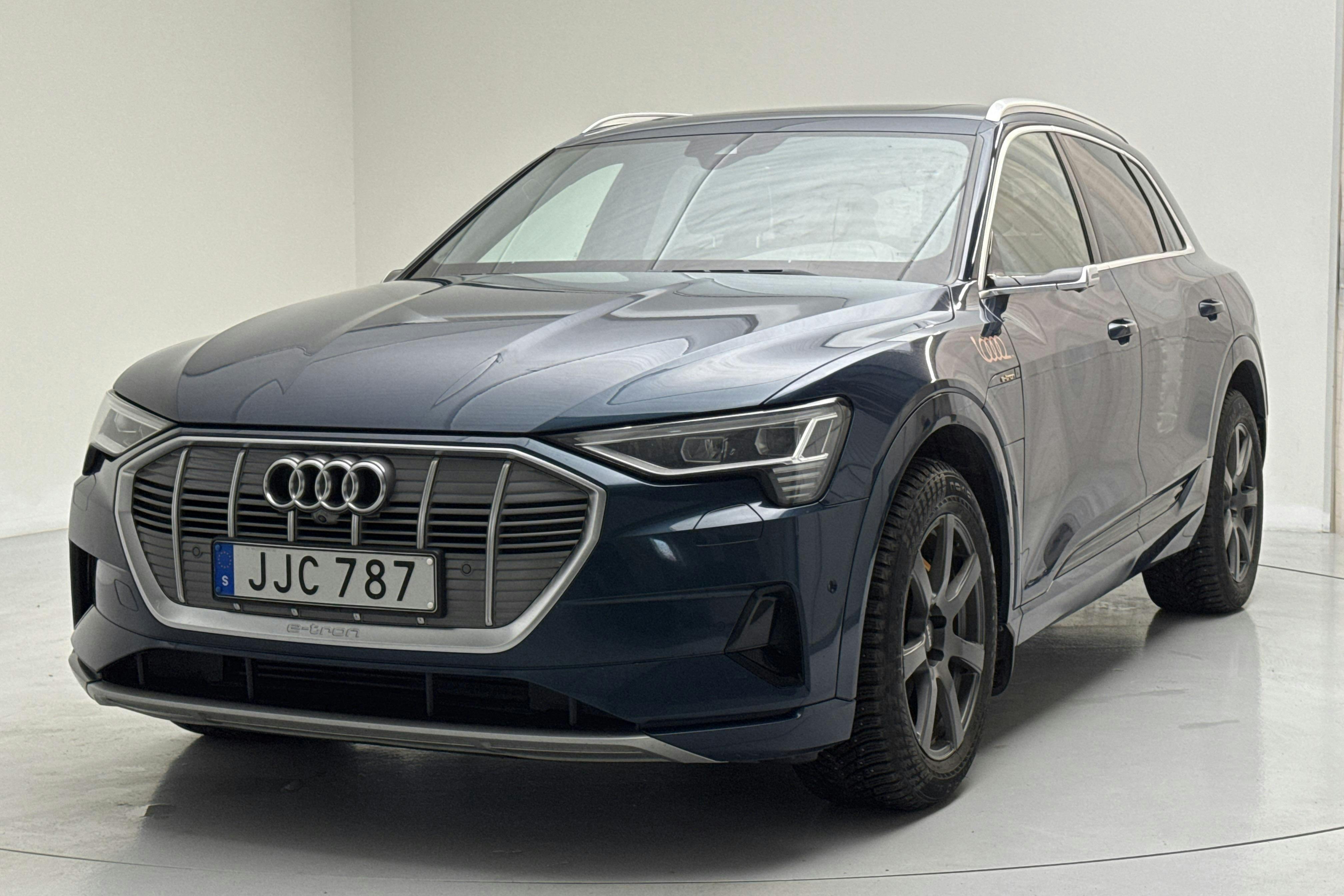 Presentation photo 1 of 22: Audi e-tron 55 quattro 95kWh (360hk) - 187 610 km - Automatic - blue - 2020
