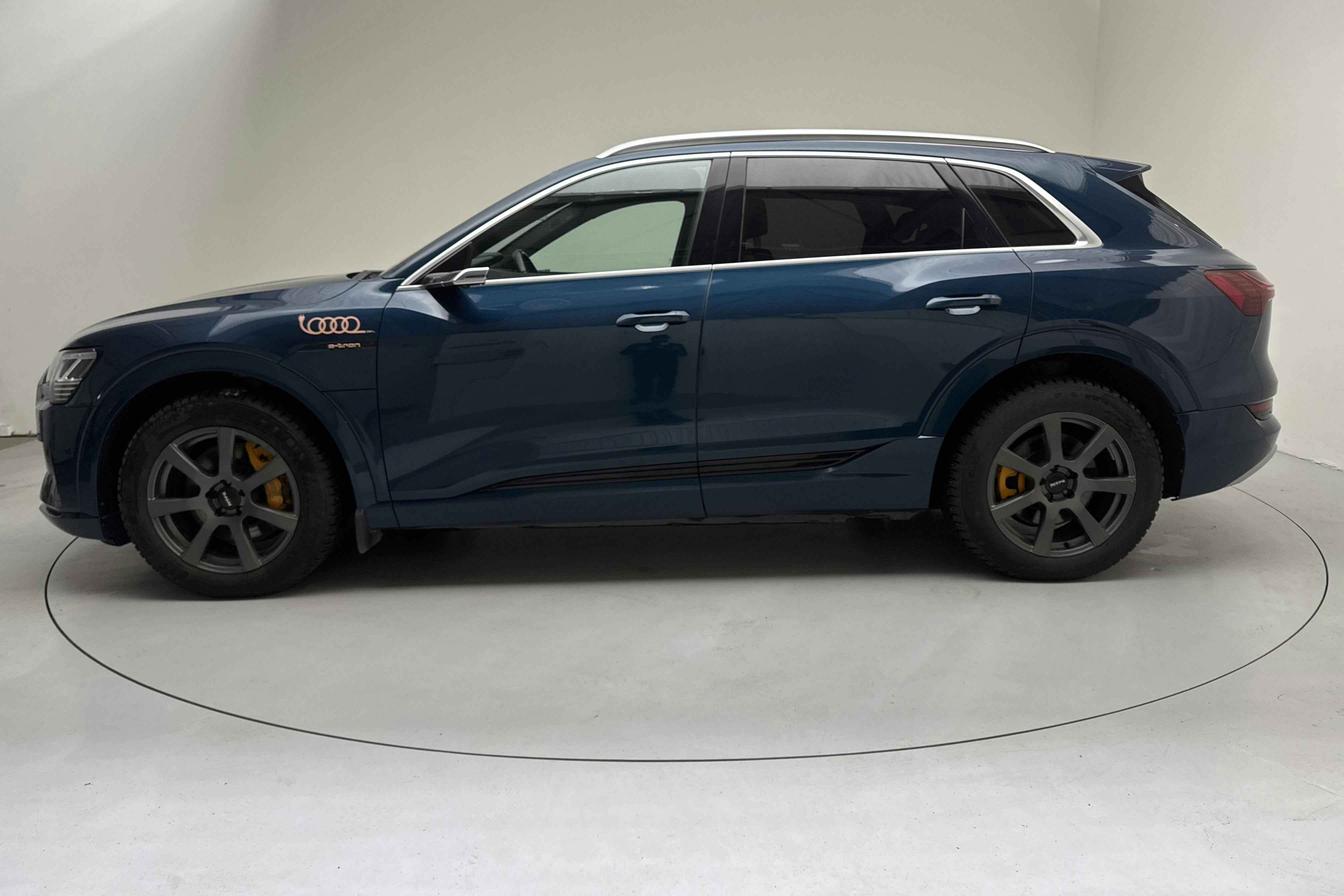 Presentation photo 2 of 22: Audi e-tron 55 quattro 95kWh (360hk) - 187 610 km - Automatic - blue - 2020